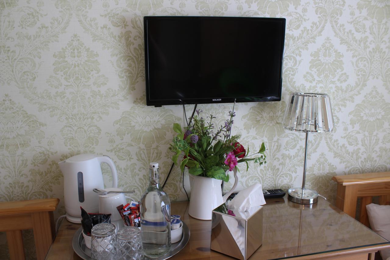 Irish Family In Homestay *