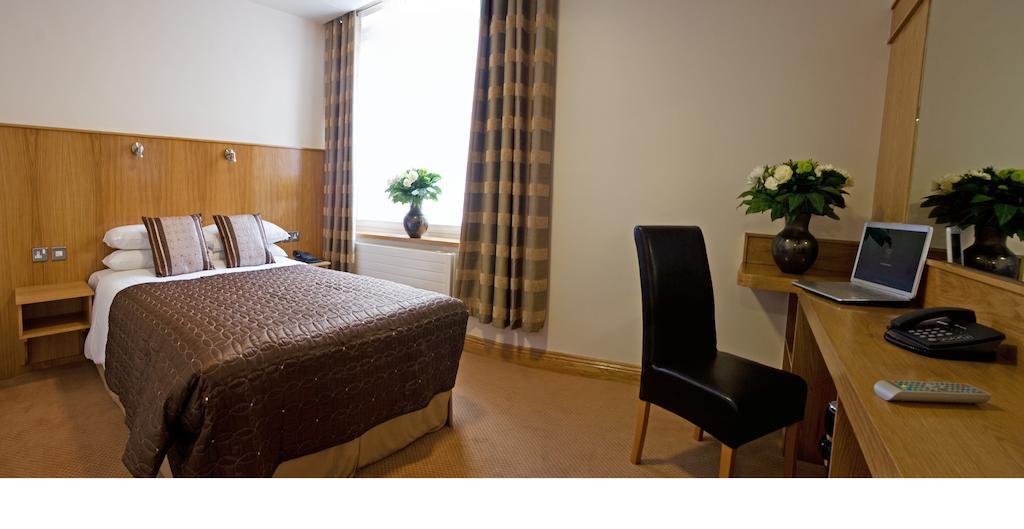 Blooms Hotel 3*
