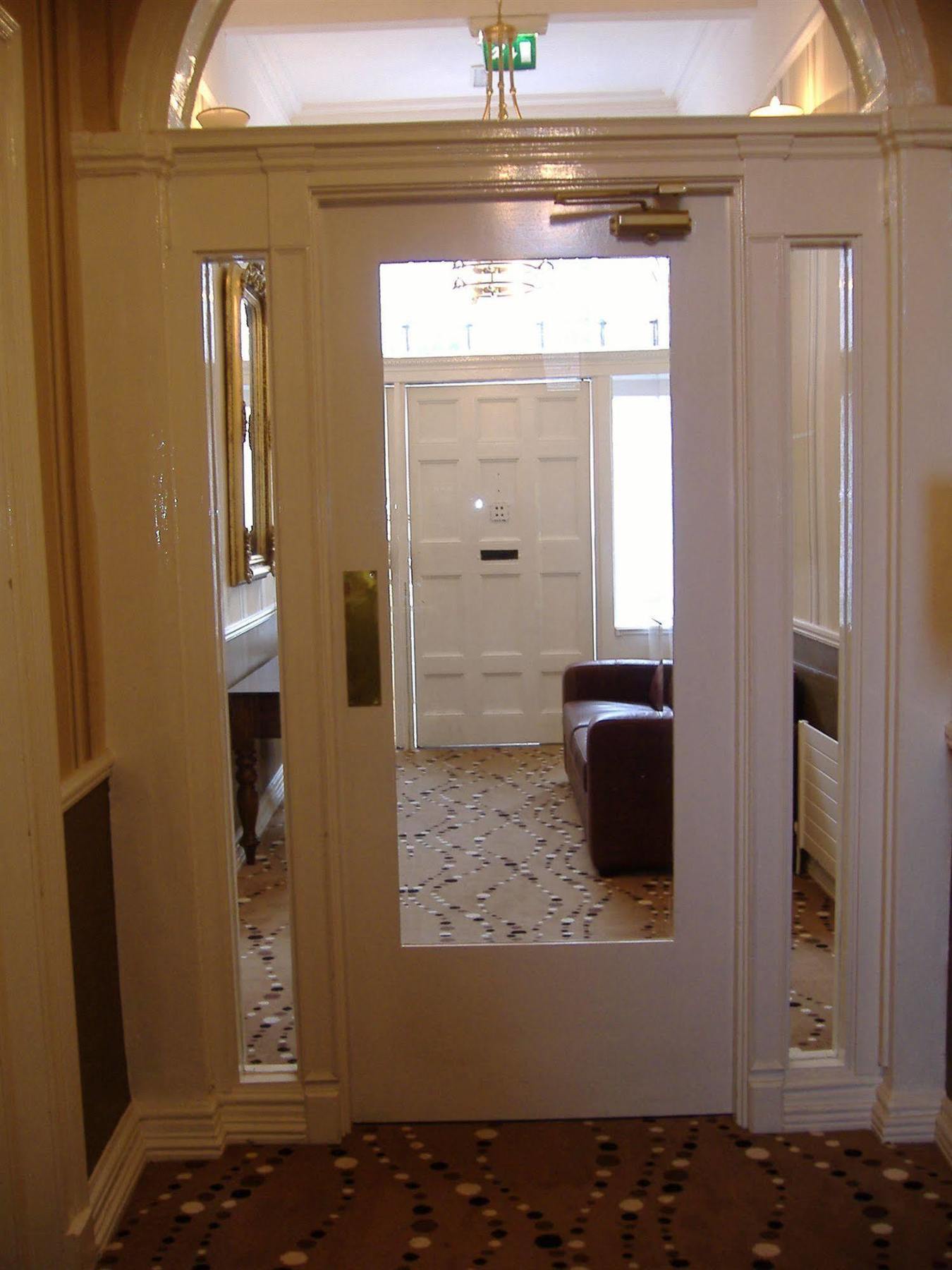 Jackson Court Hotel 2*