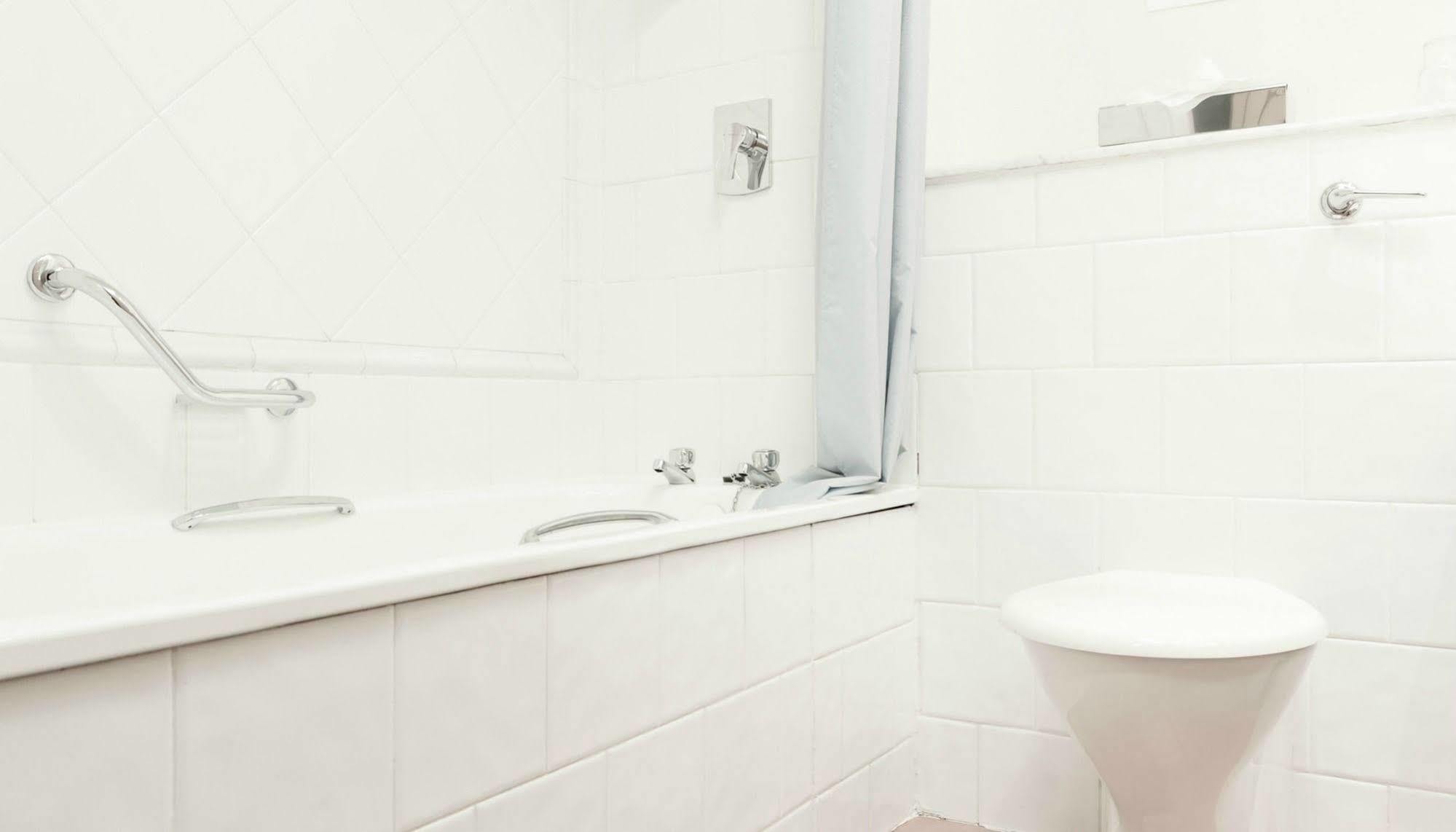 Portobello Hotel 2*