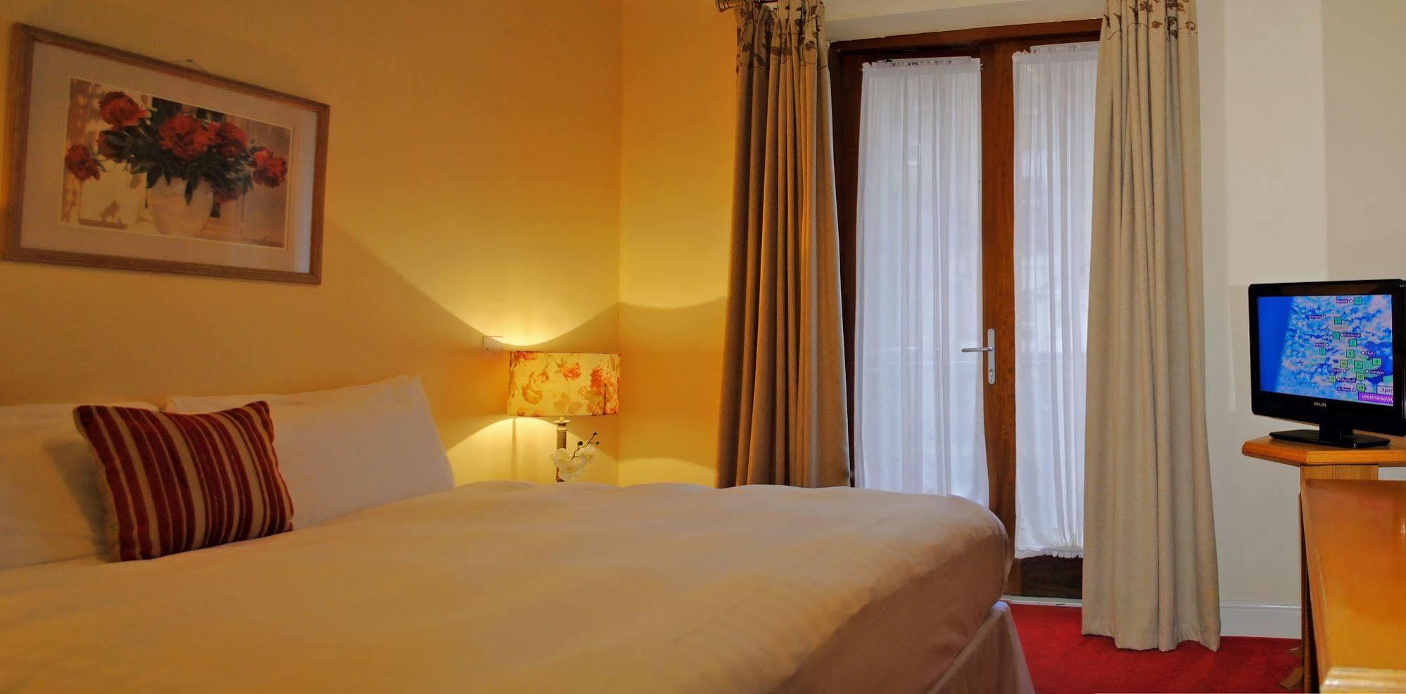Baggot Court Townhouse Hotel