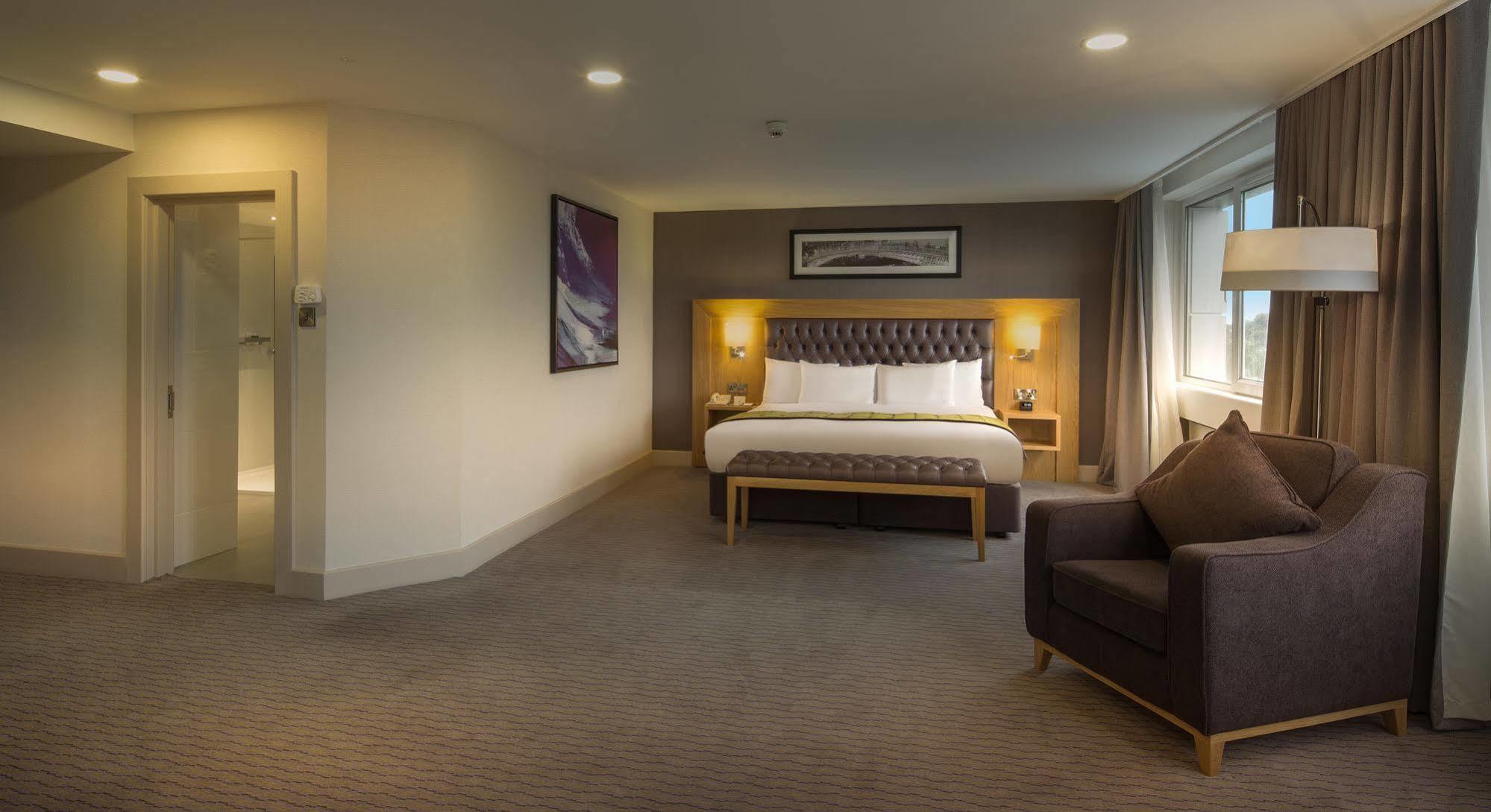 Hotel Clayton Burlington Road 4*