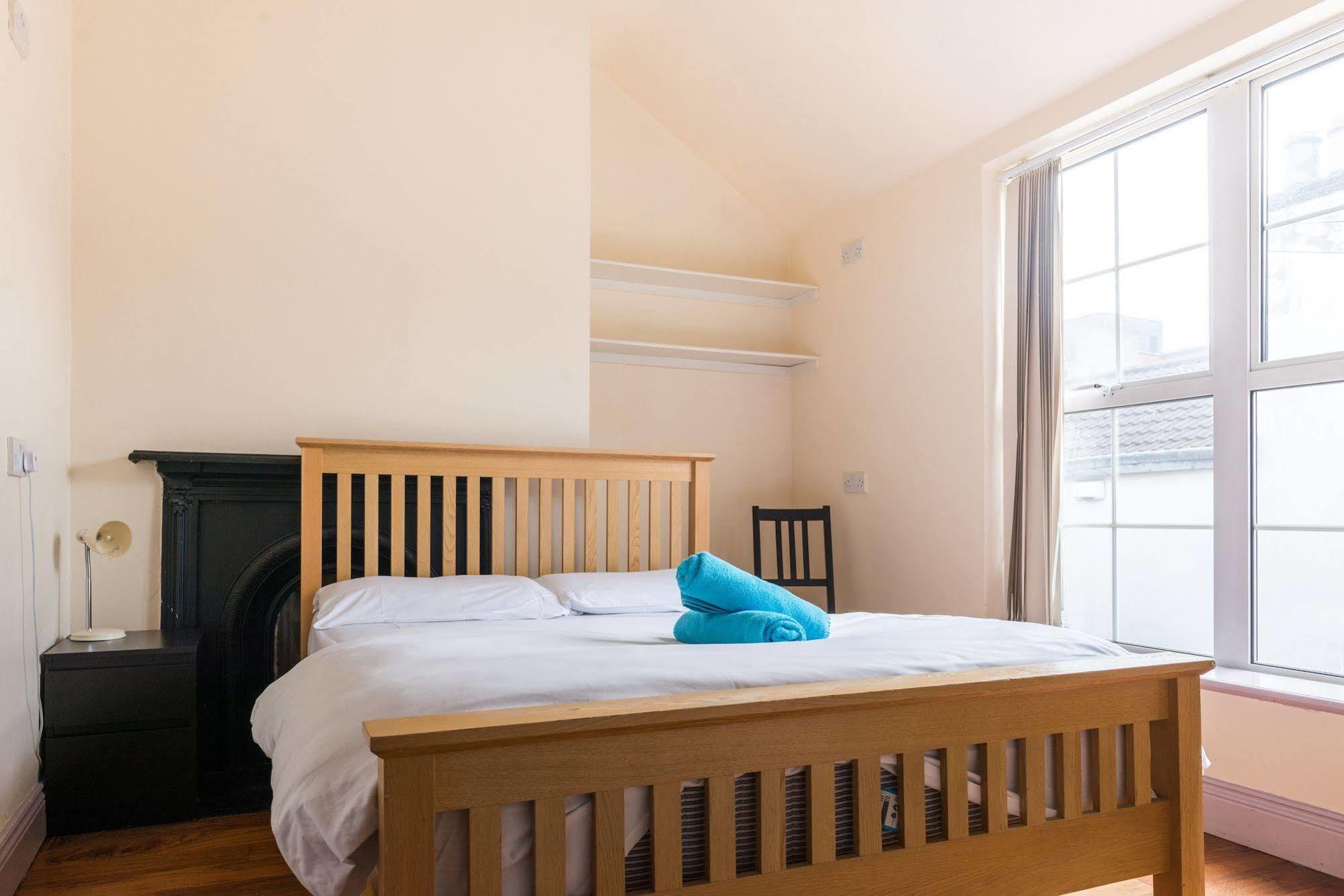 The Times - Camden Place Hostel *