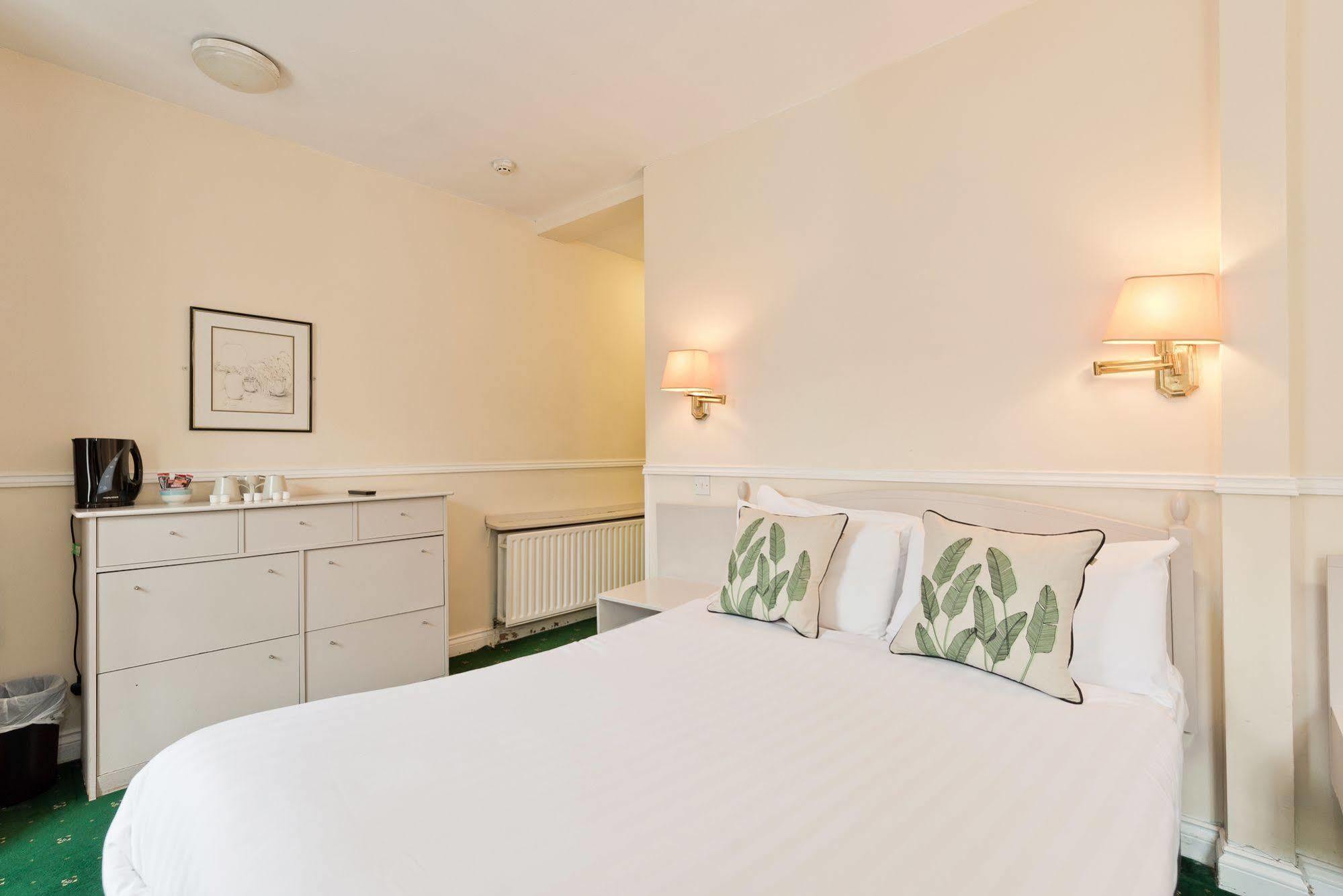 Hotel Riverhouse Of Temple Bar 2*