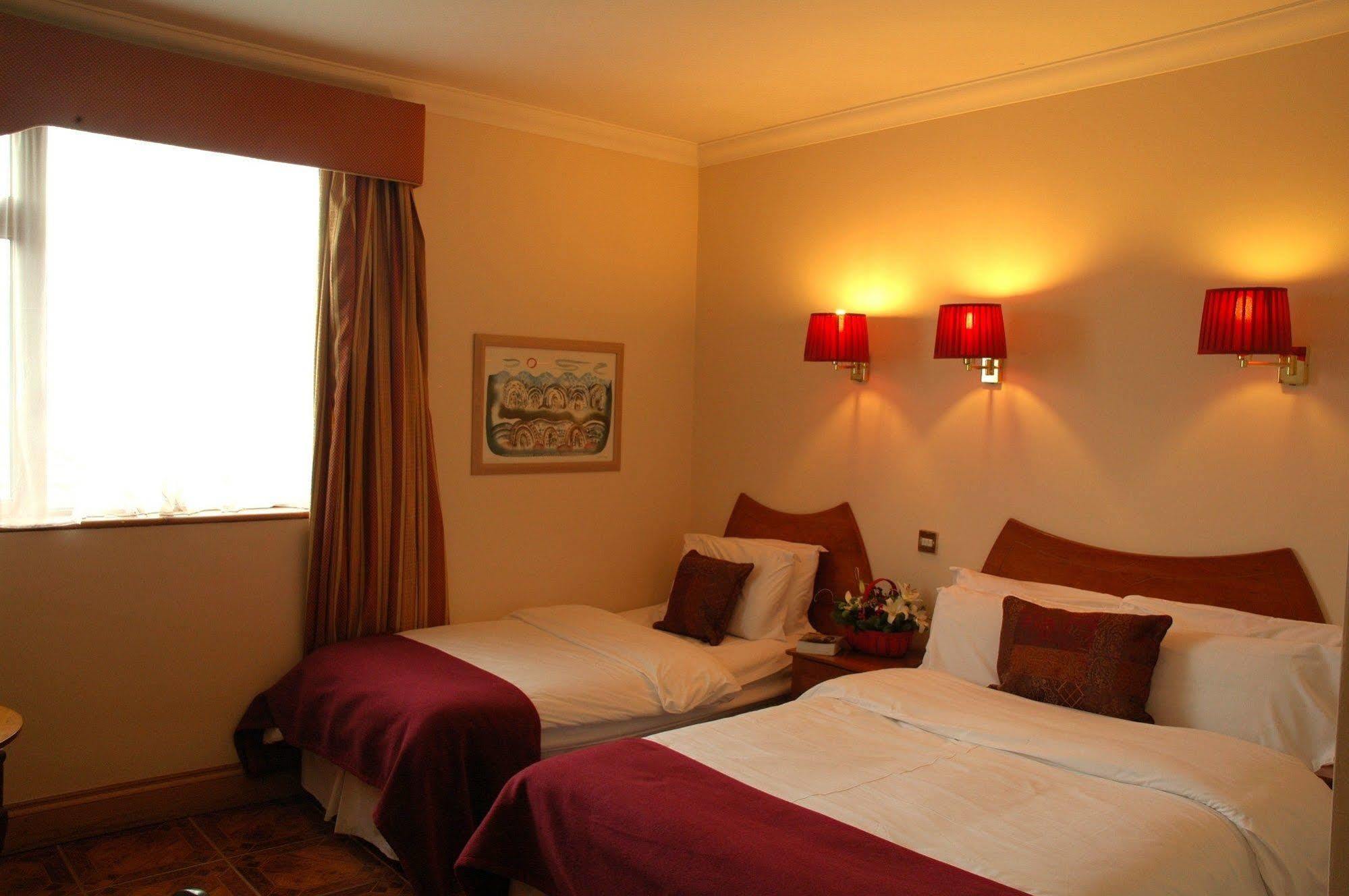 Hotel Uppercross House