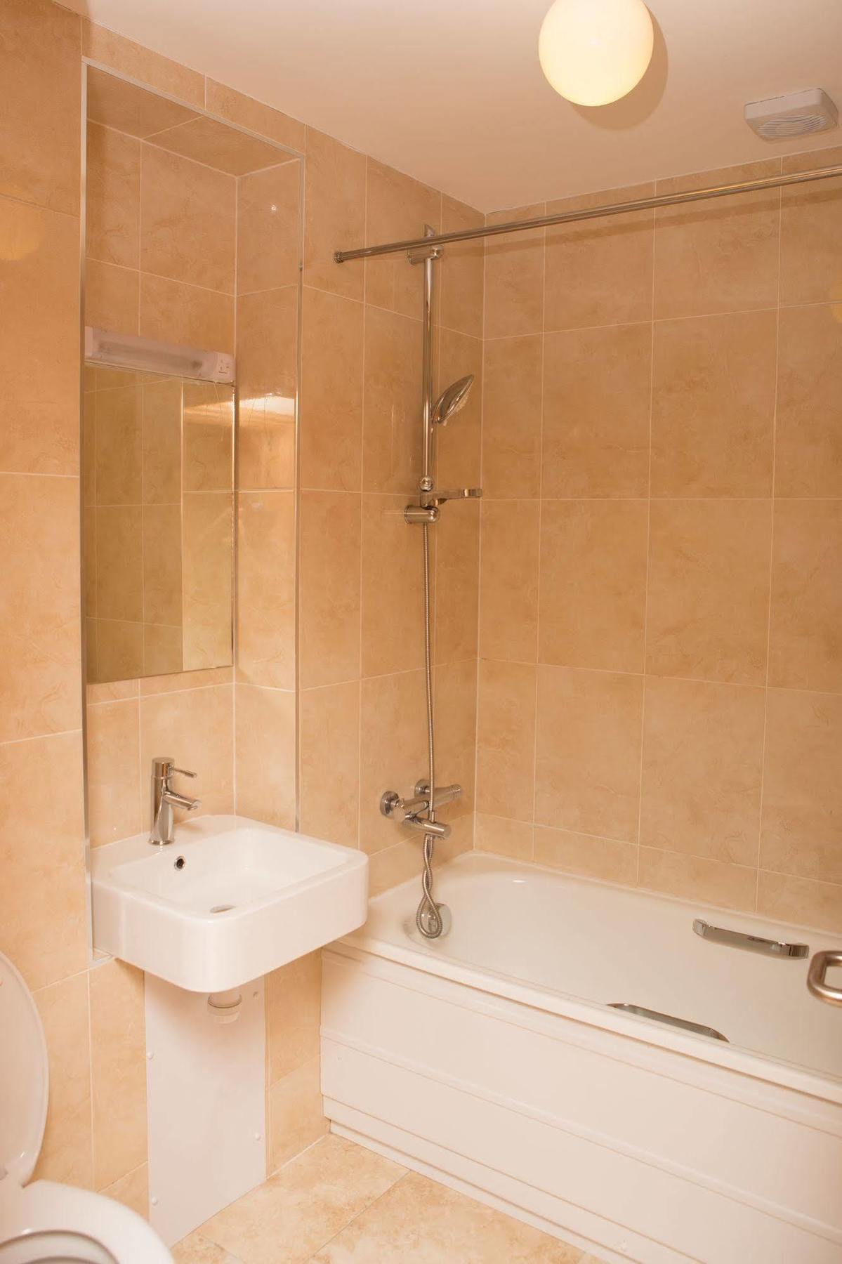 Aparthotel Broc House 4*