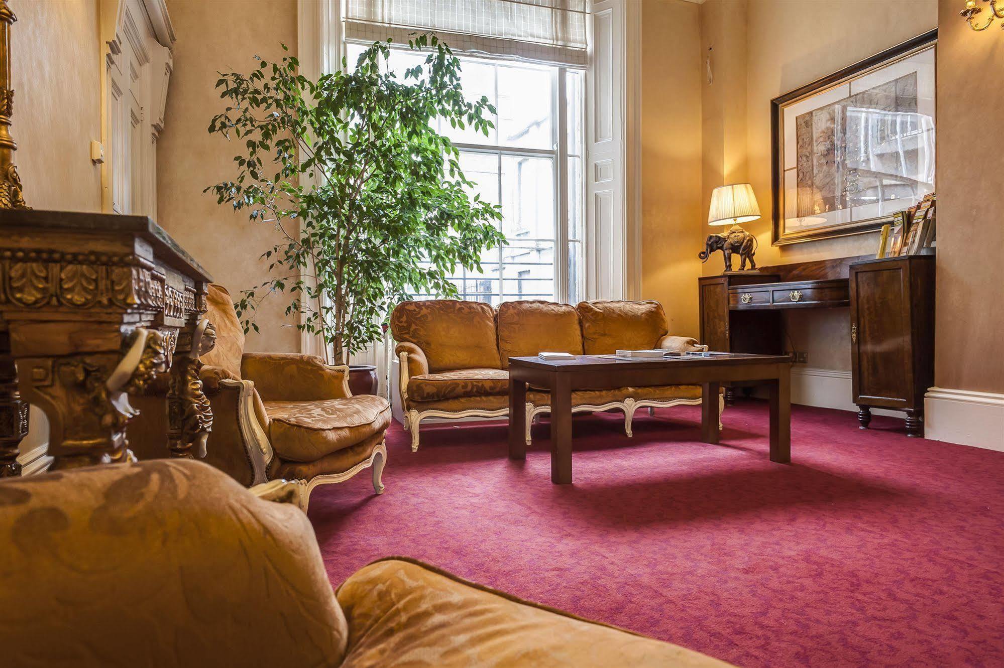 Albany House Hotel 3*