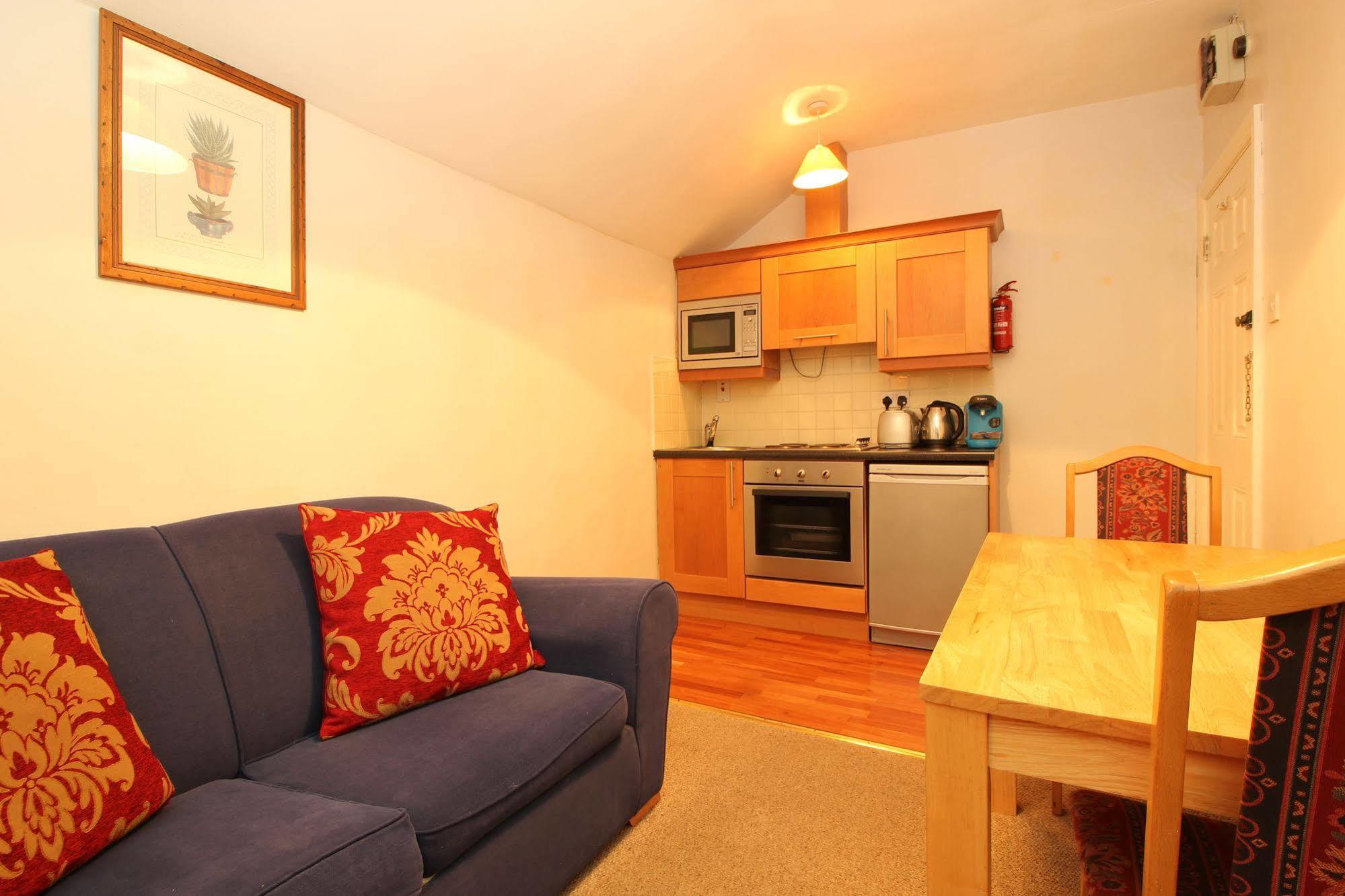 Latchfords Self Catering *