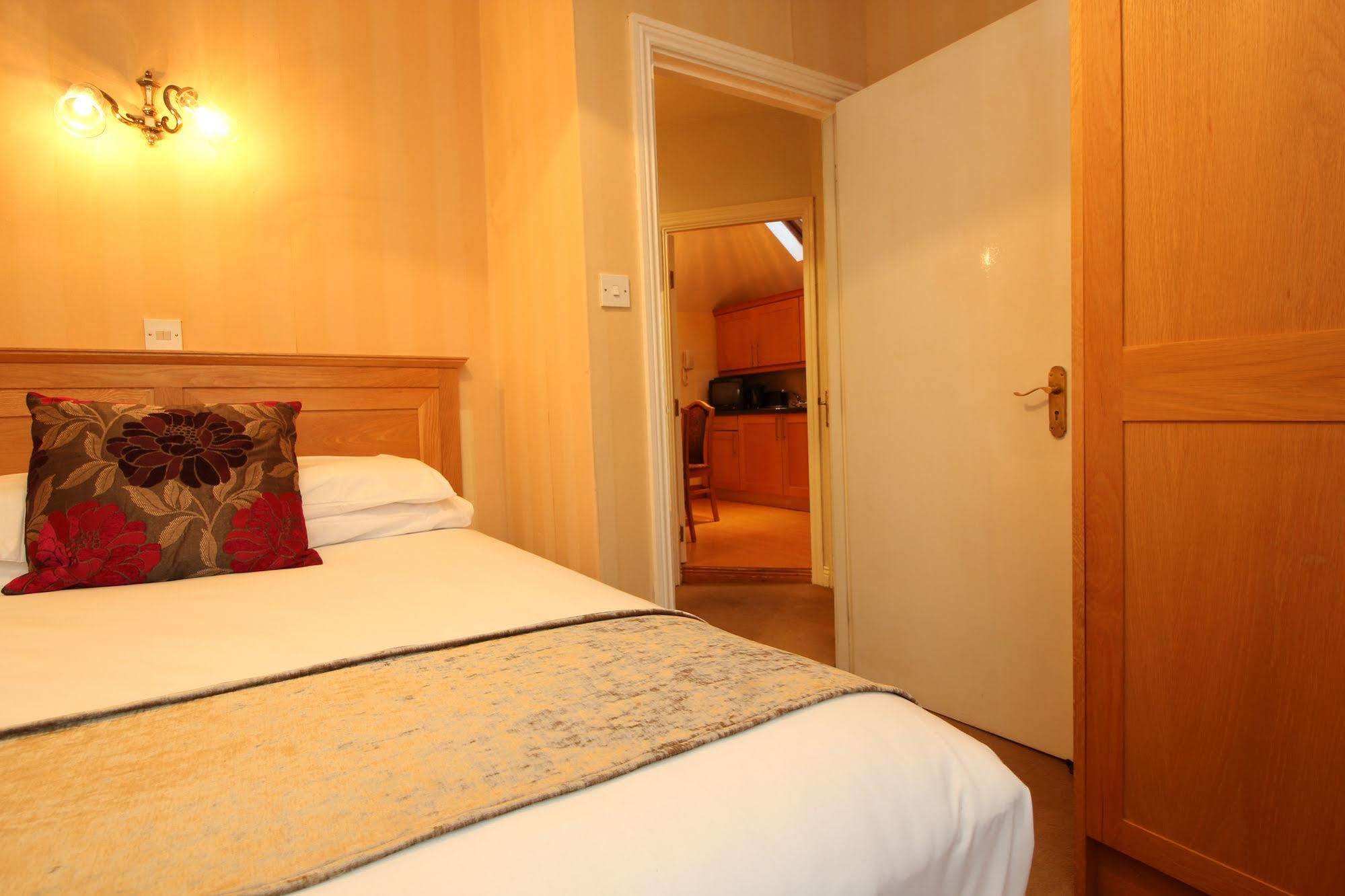 Latchfords Self Catering Apartment *