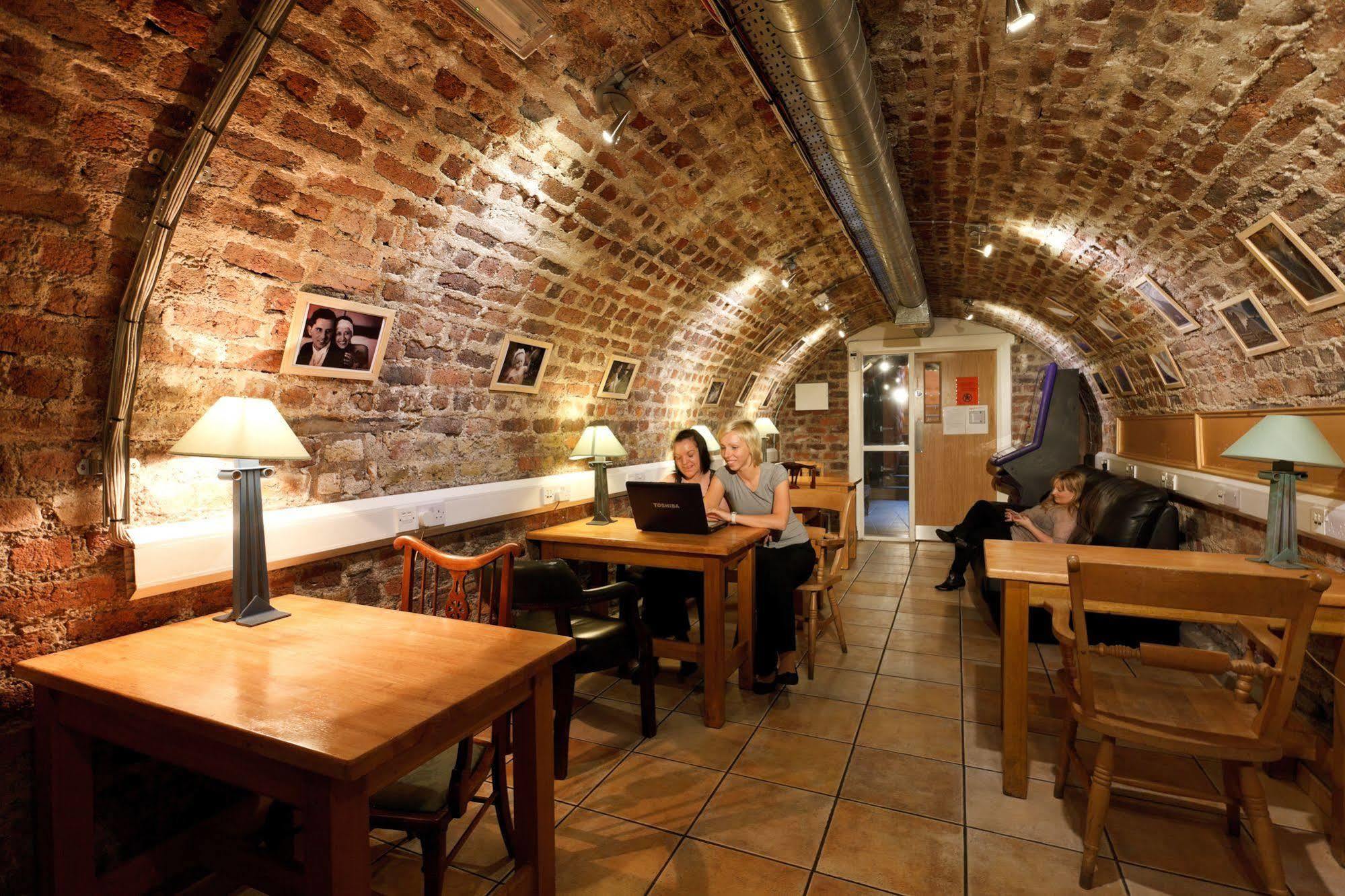 Hostel Isaacs