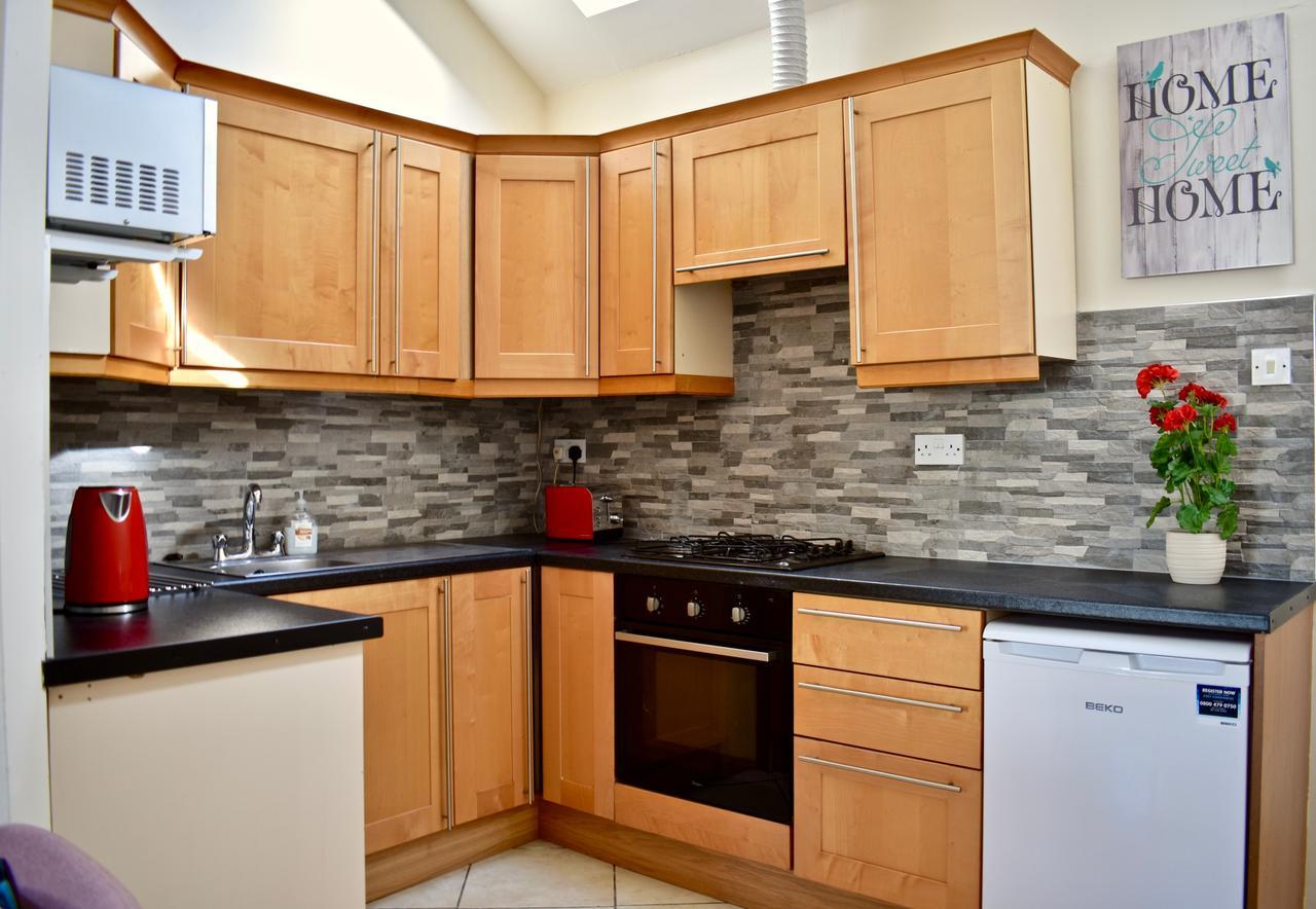 Cosy 2 Bedroom House In The Heart Of