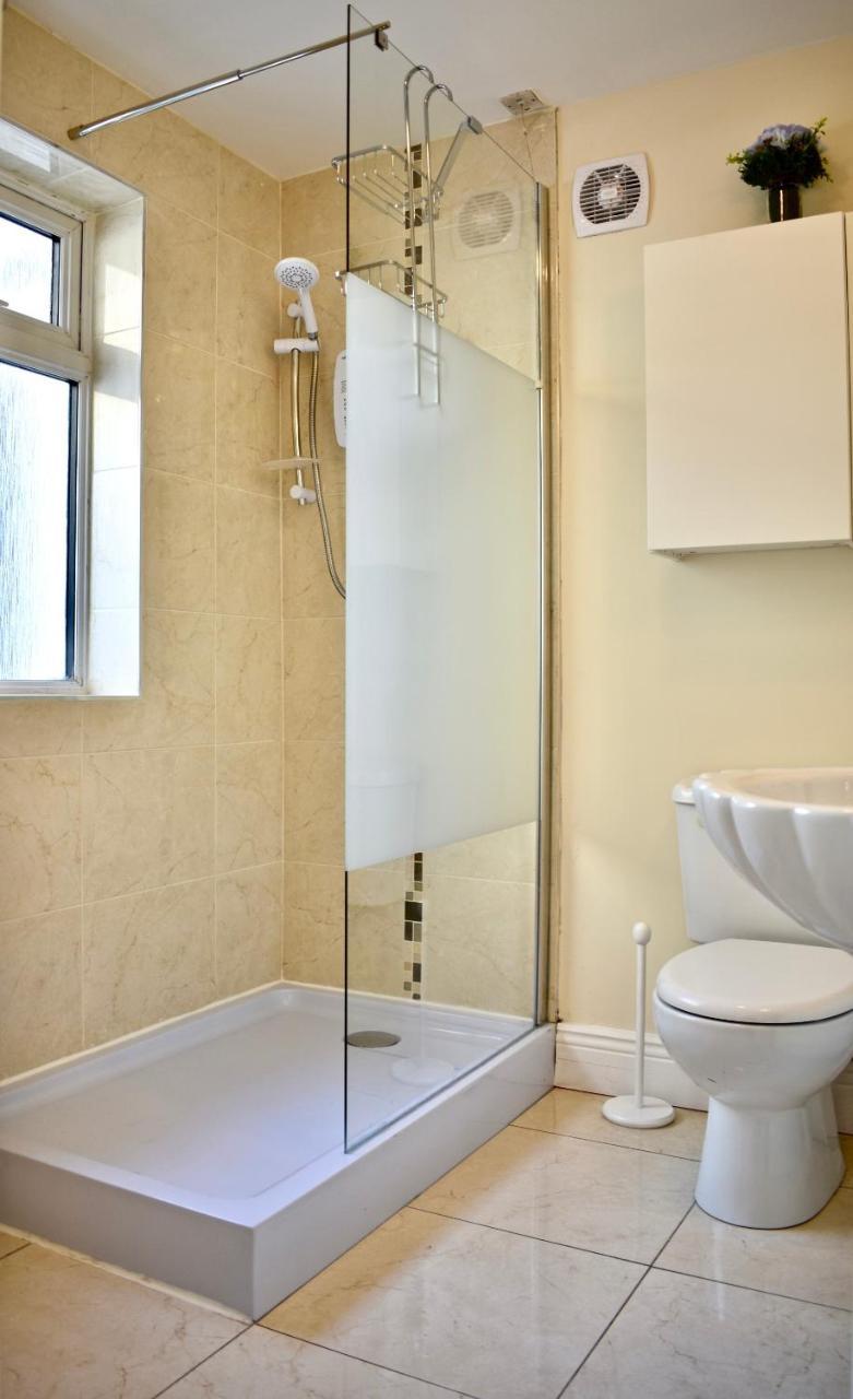 Cosy 2 Bedroom House In The Heart Of