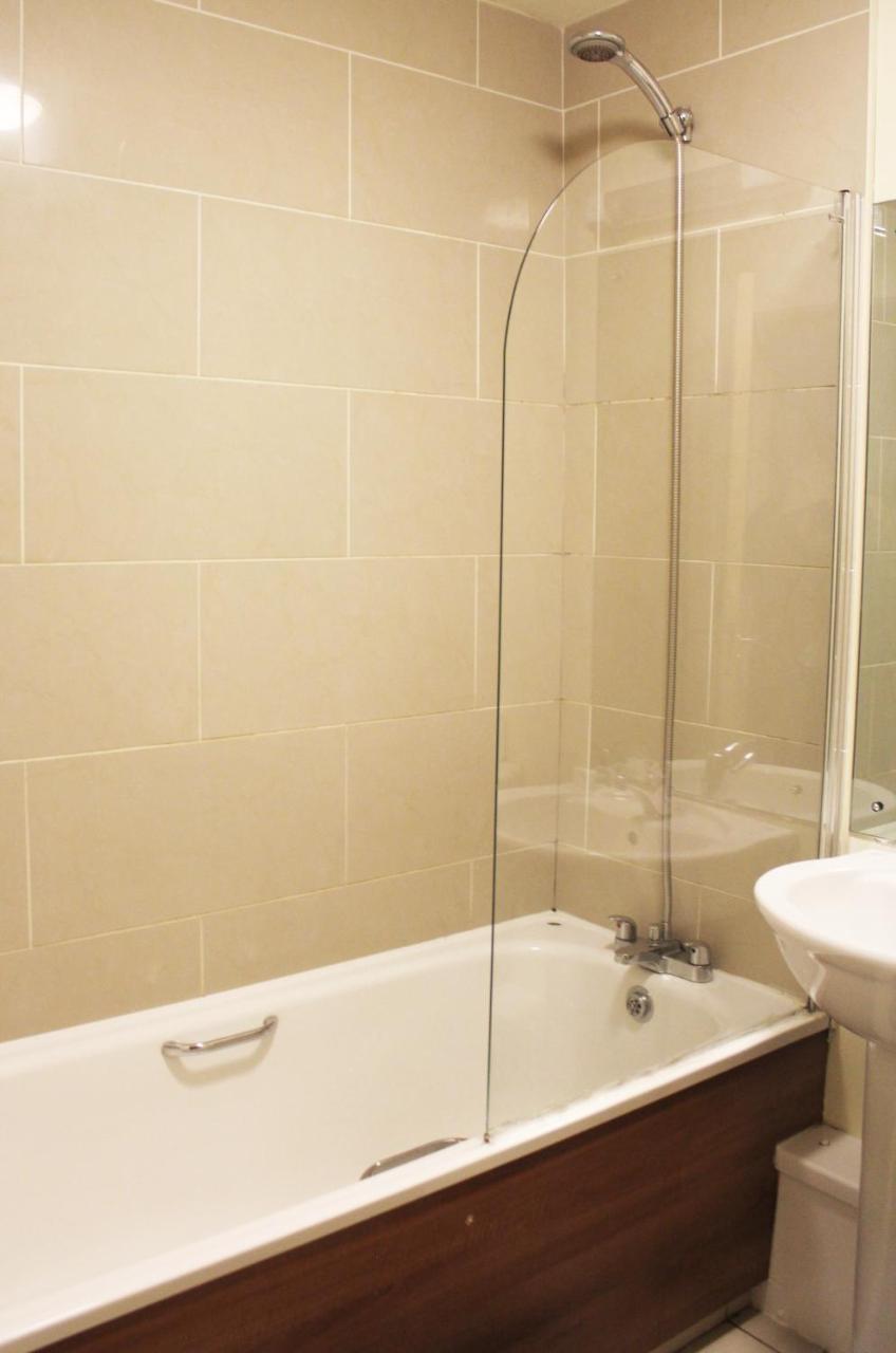 Apartment Nice Castleforbes Square Excellent Location In