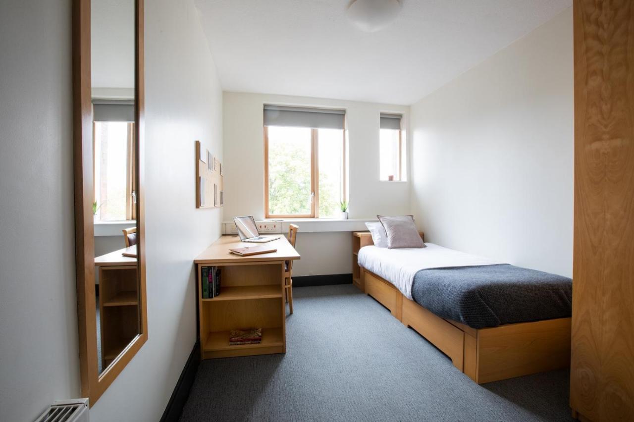 Trinity Hall - Suburban *