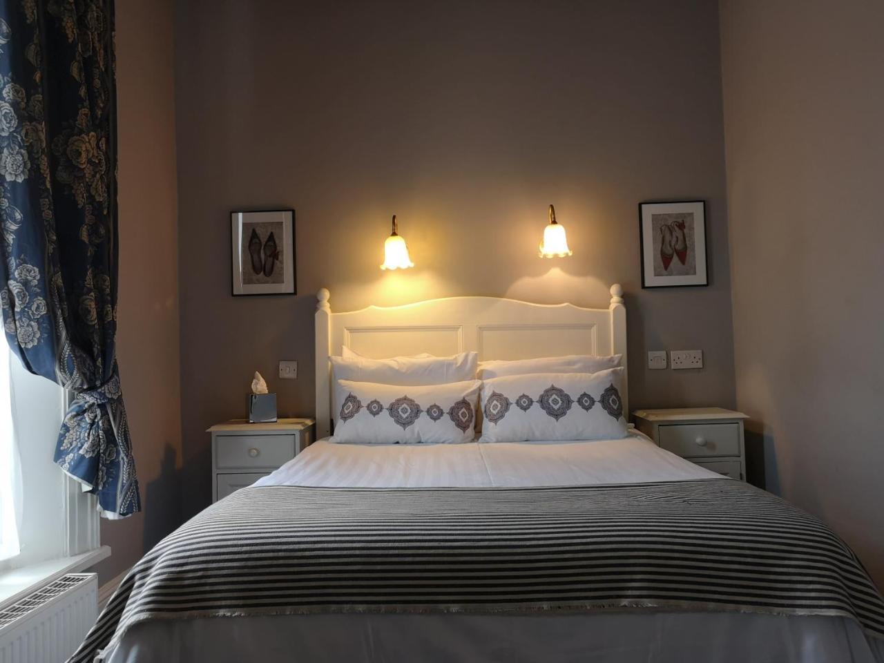 O'neills Victorian Pub & Townhouse Guest house 3*