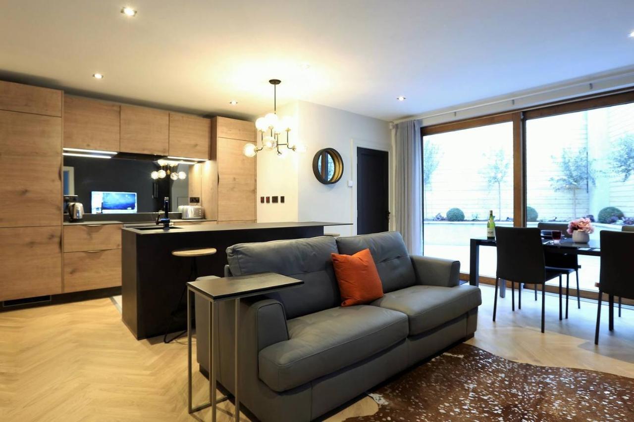 Holiday home Brand New! Large & Luxurious Mews In 4!