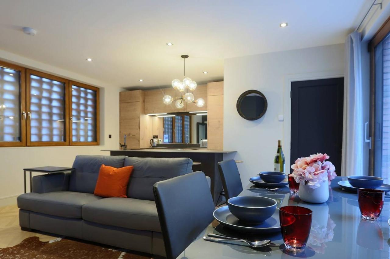 Brand New! Large & Luxurious Mews In 4! Dublin