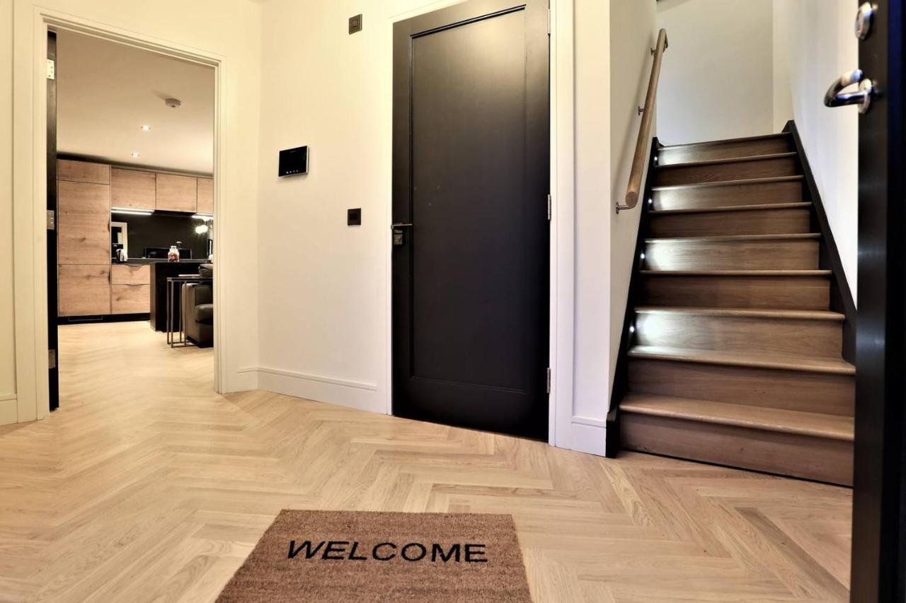 Brand New! Large & Luxurious Mews In 4! *