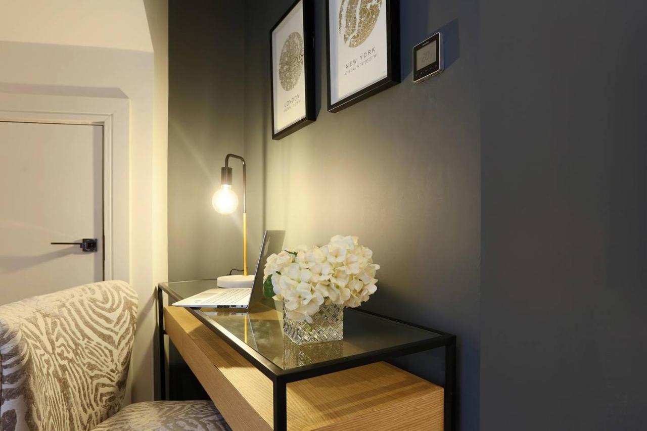 Brand New! Large & Luxurious Mews In 4! Dublin