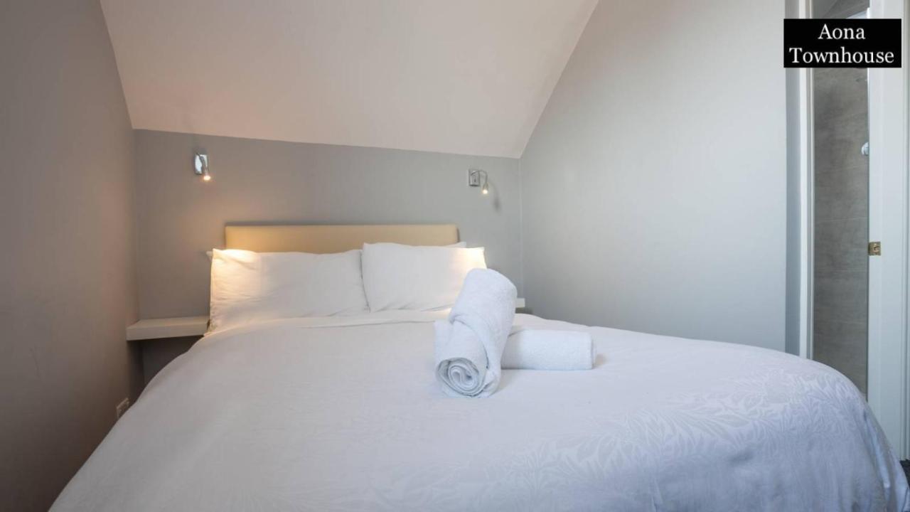 Aona Townhouse Guest house