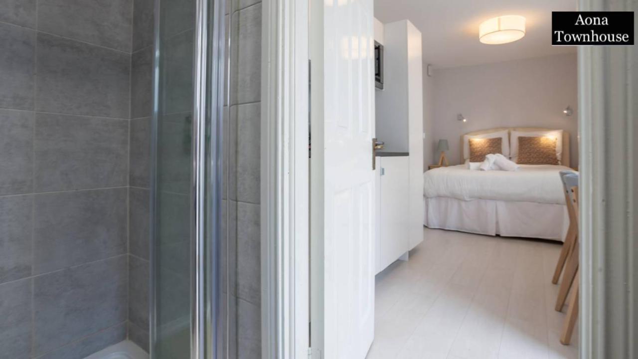Aona Townhouse 4*