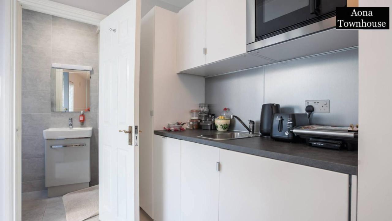 Aona Townhouse Guest house 4*