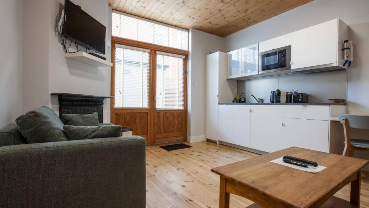 Aona Townhouse Guest house 4*
