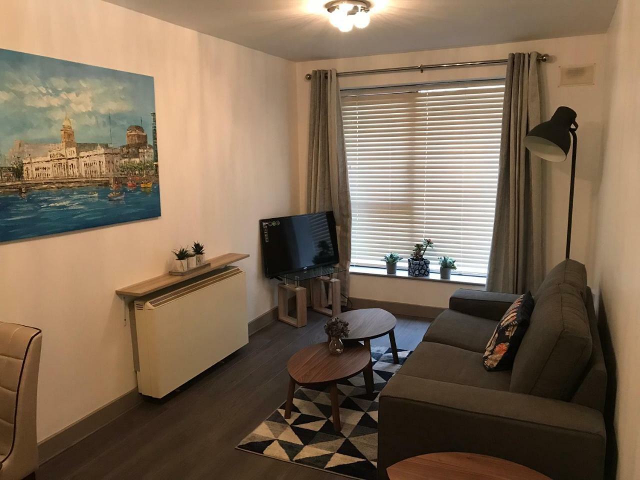 Hanbury Mews 4 *