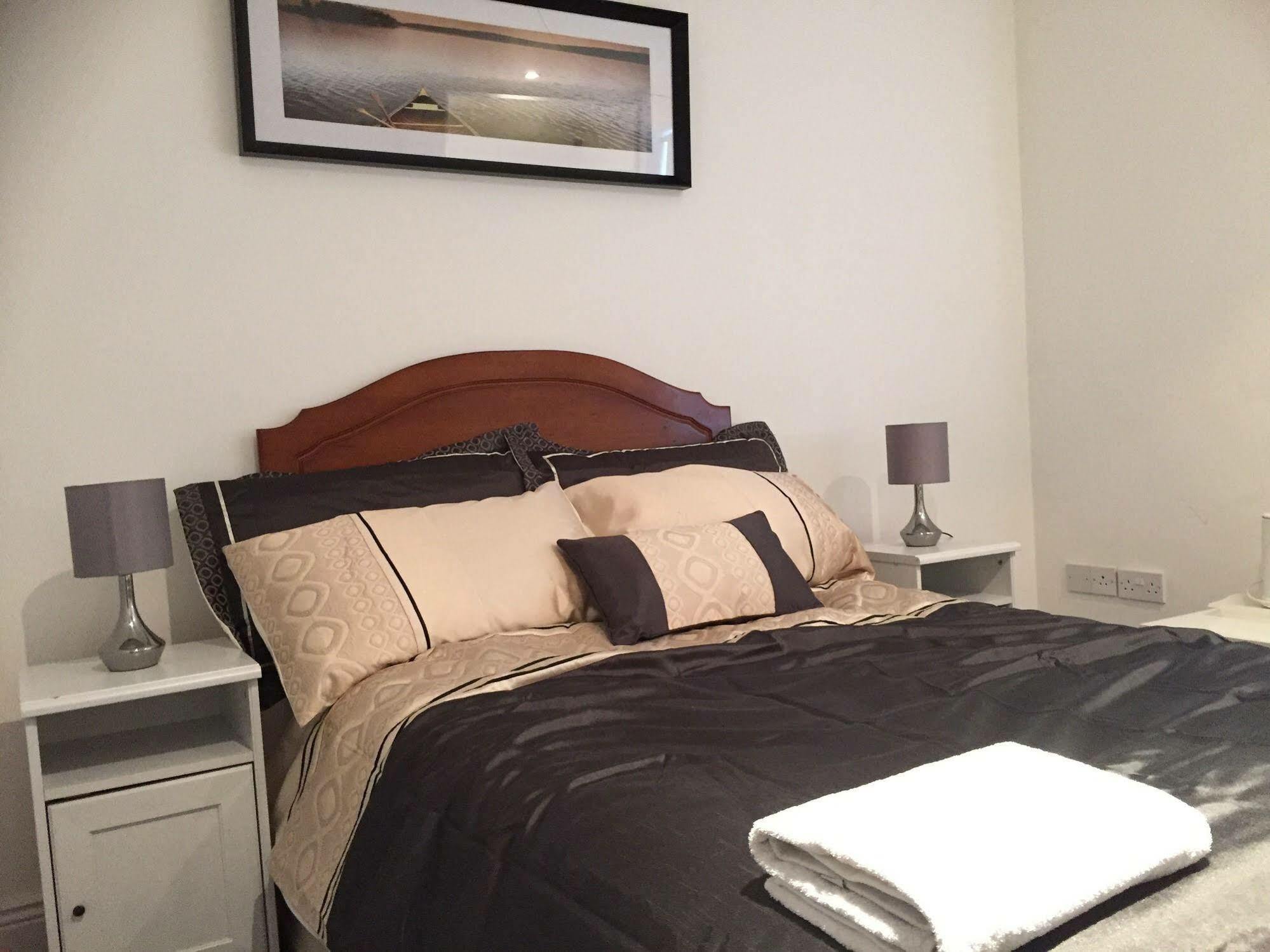 Montrose House 3*