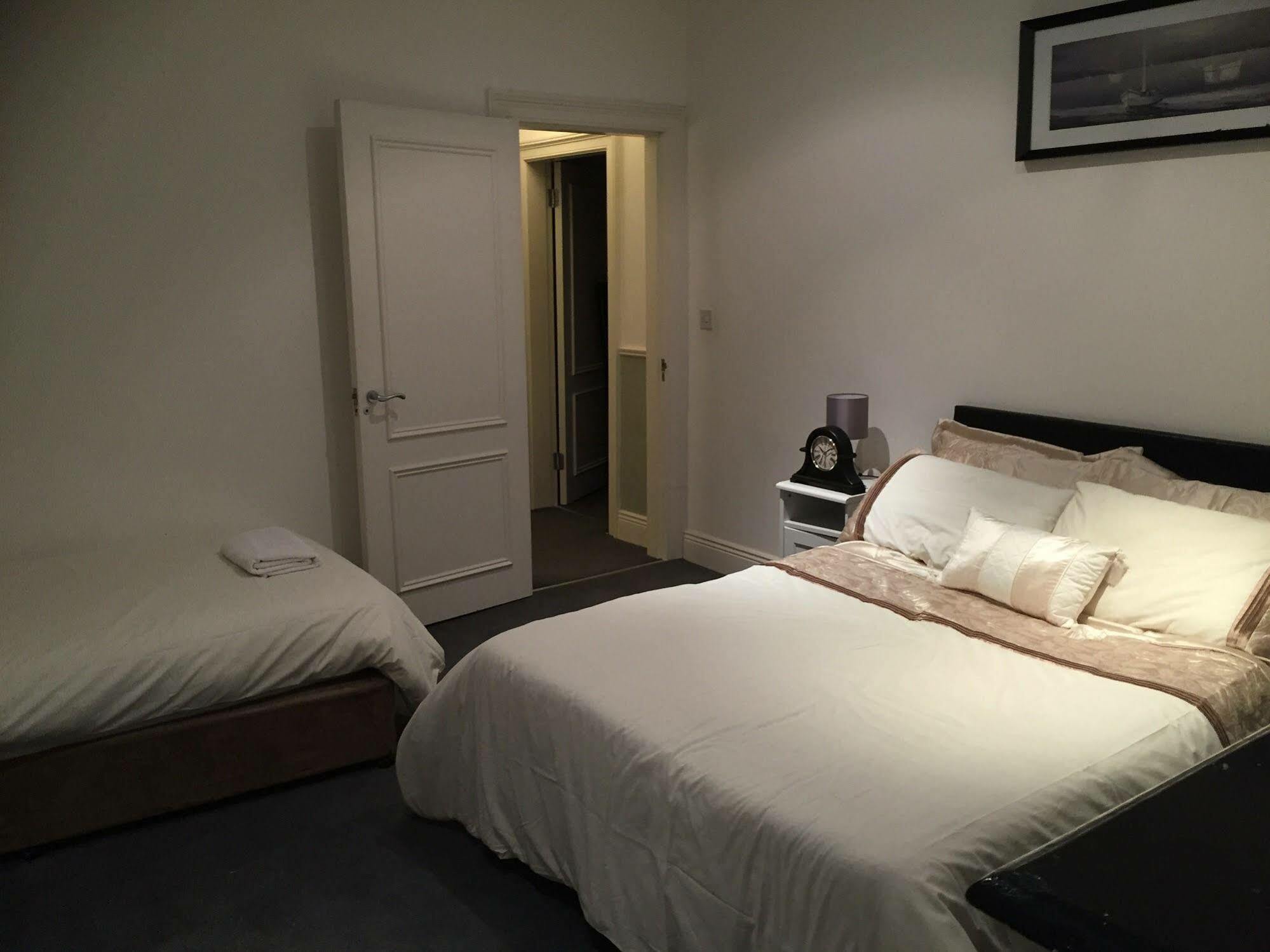 Montrose House Hotel 3*