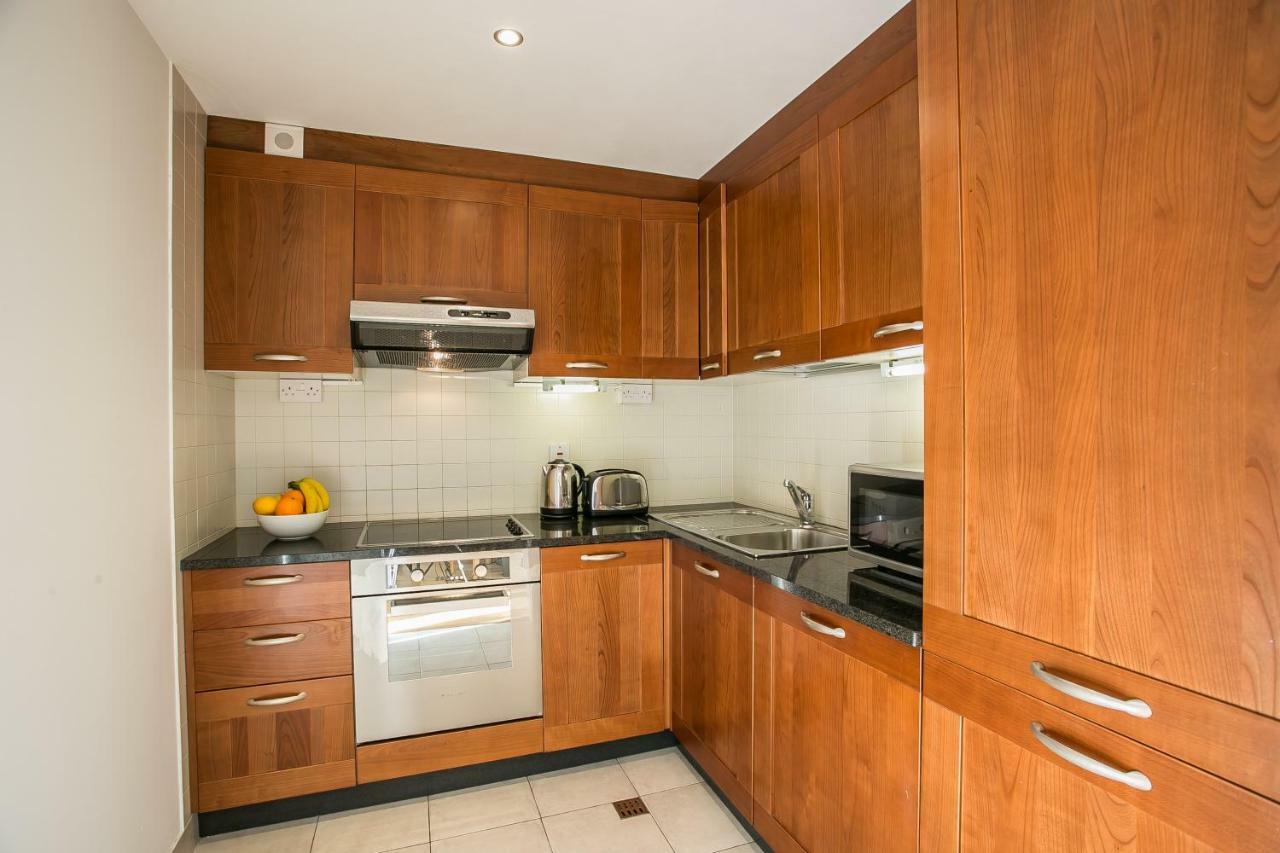 Grand Canal Square Apartment