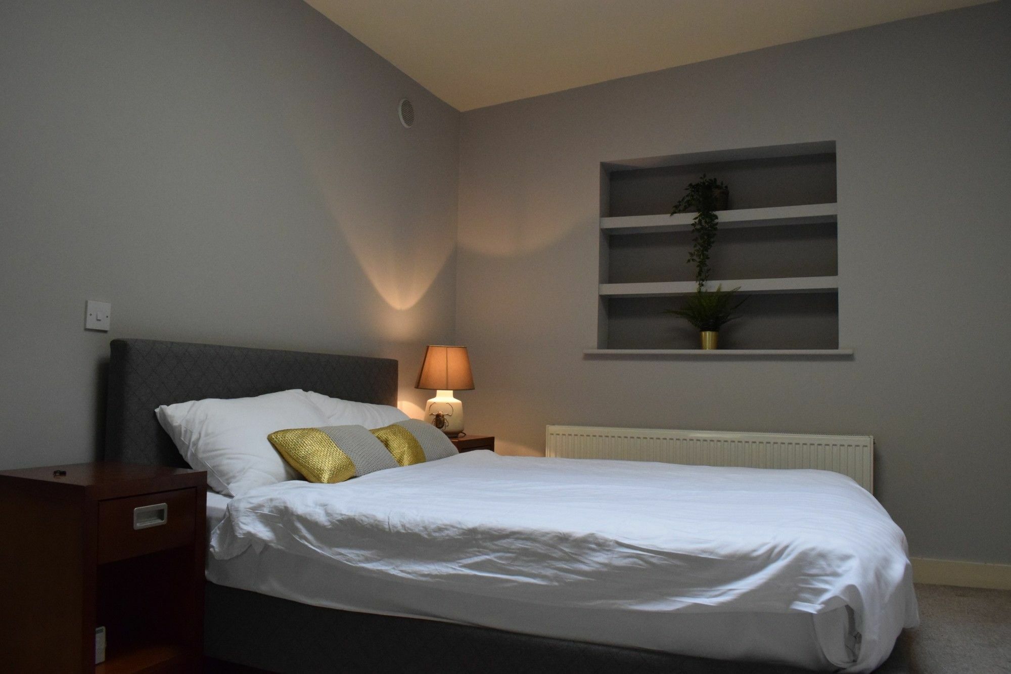 Apartment 1 Bedroom With Balcony In