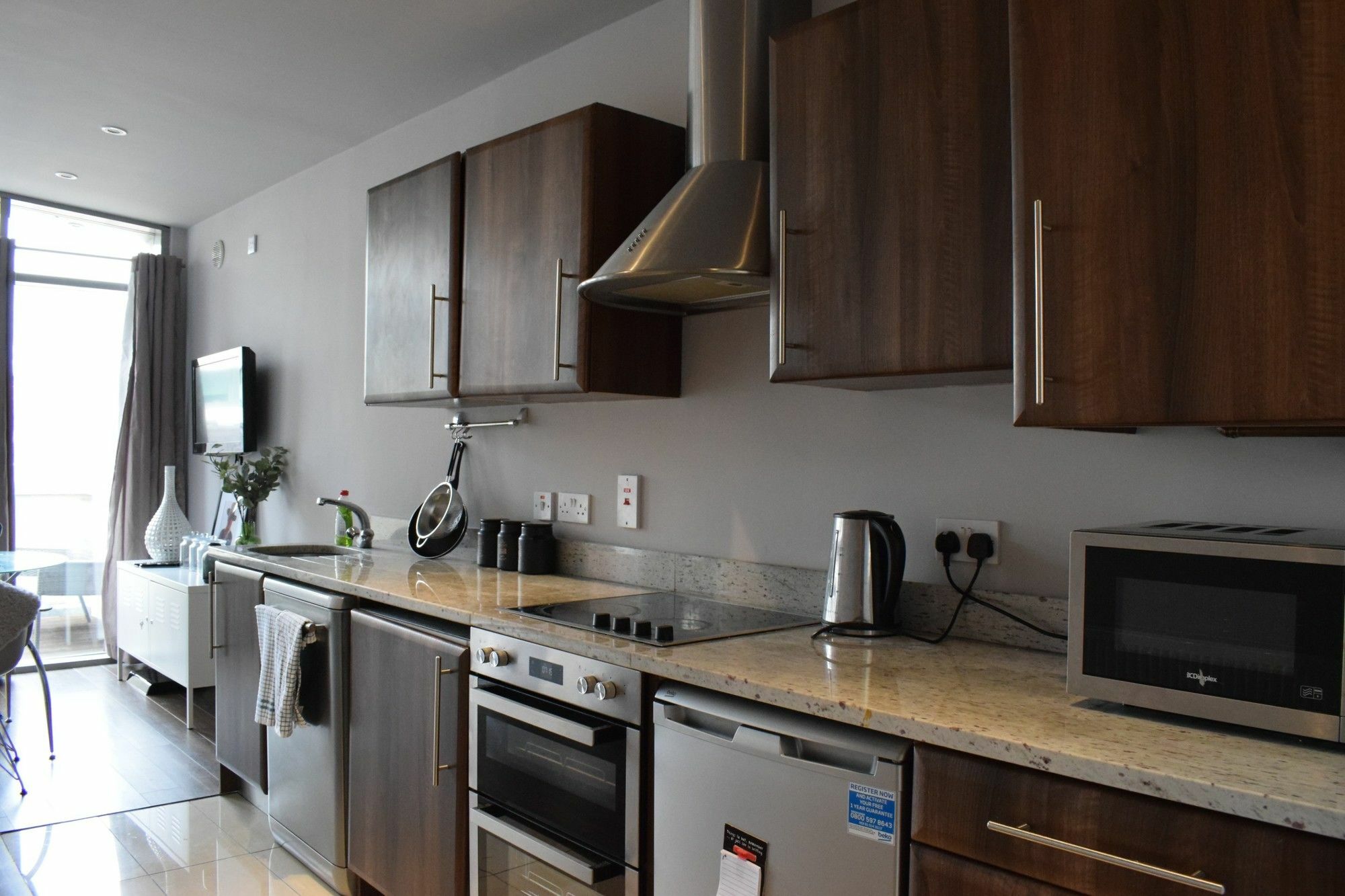 Apartment 1 Bedroom With Balcony In