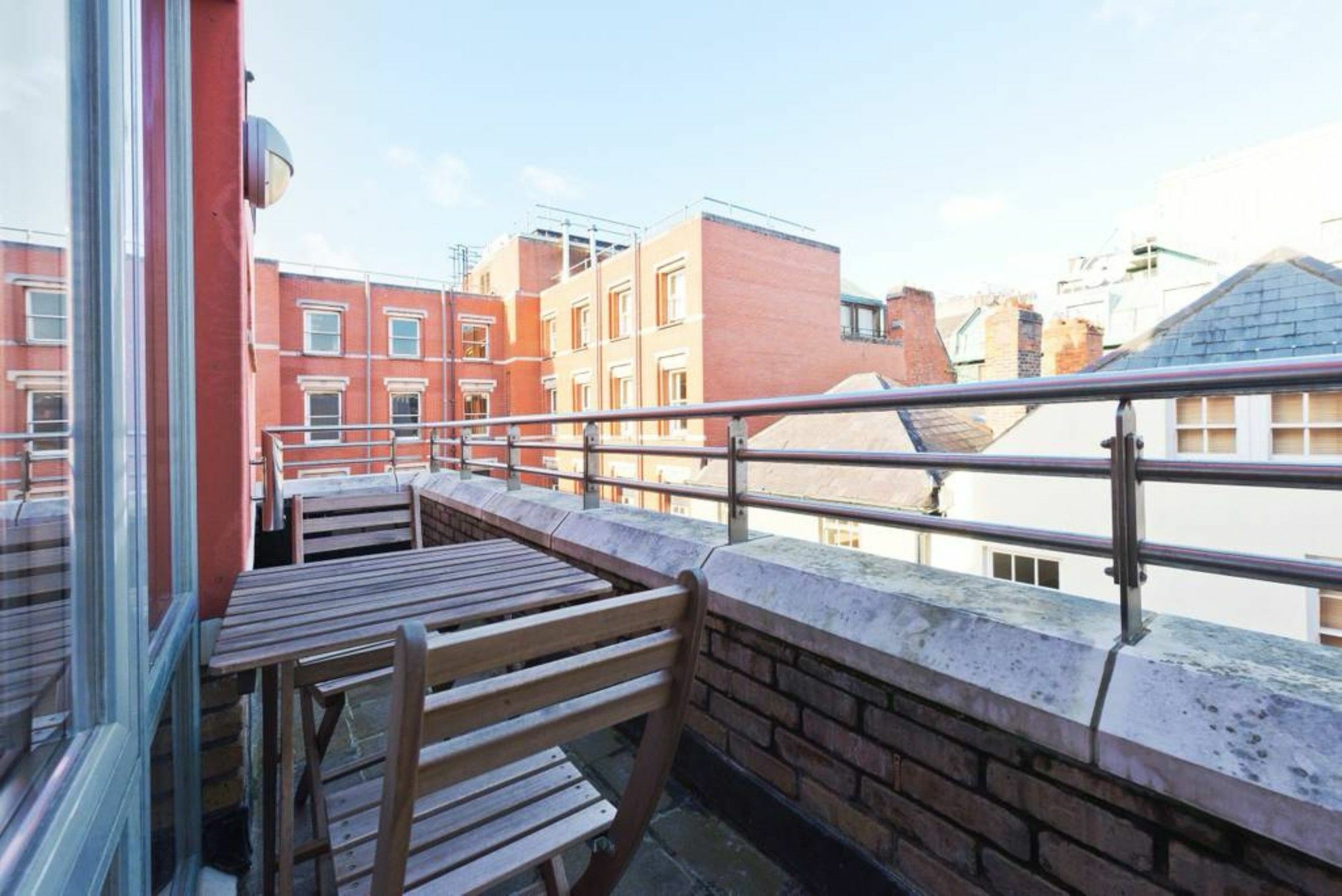 2 Bedroom Centre With Patio Sleeps 6 Dublin