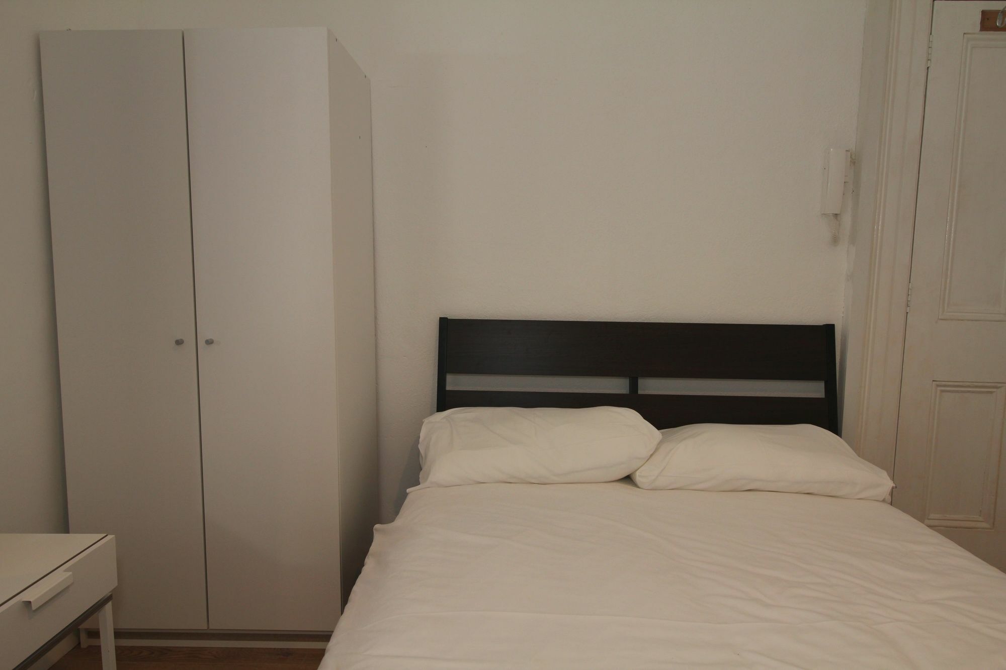 Sherrard Street Apartment