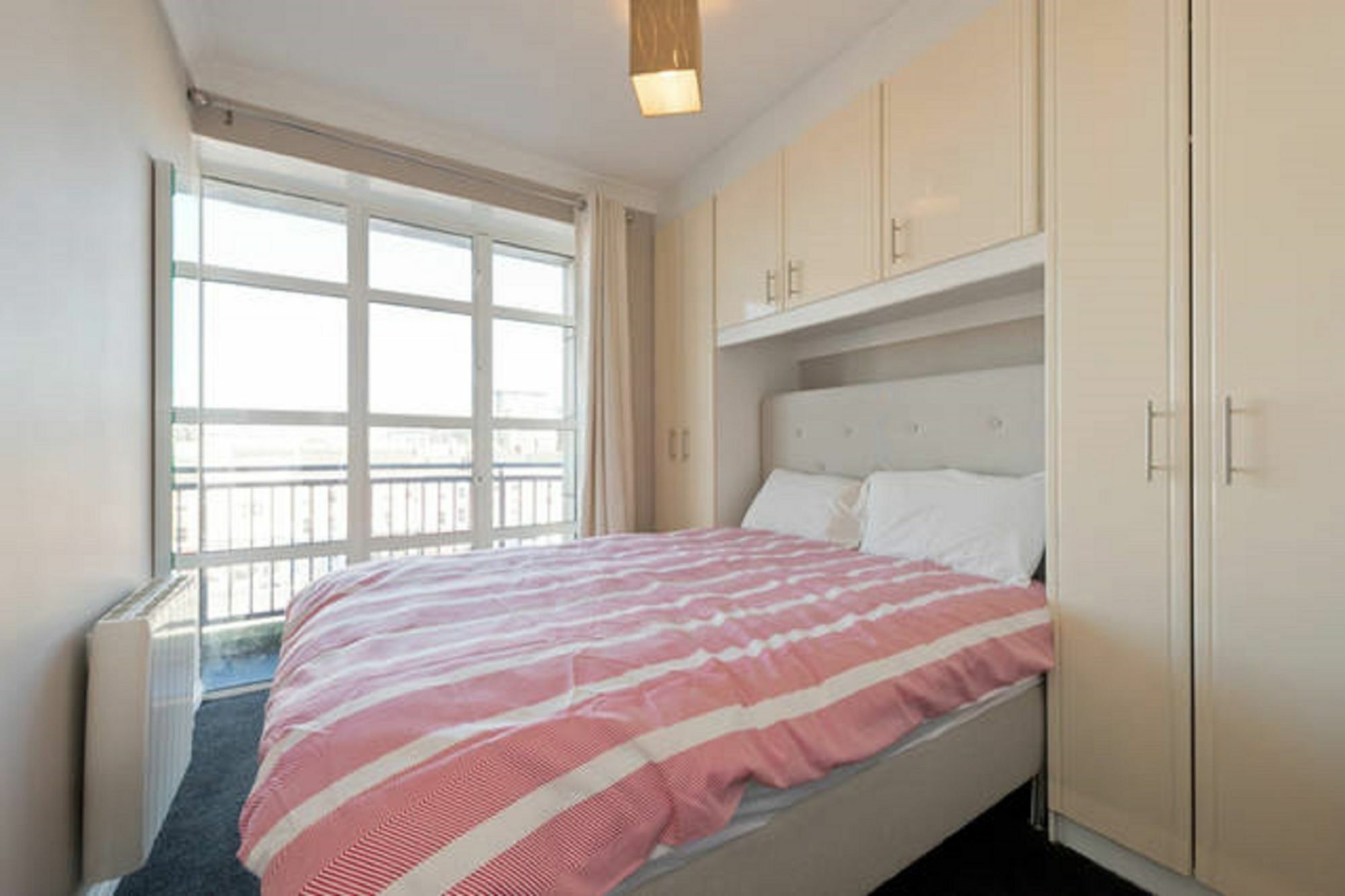 Pier 19 Apartment *