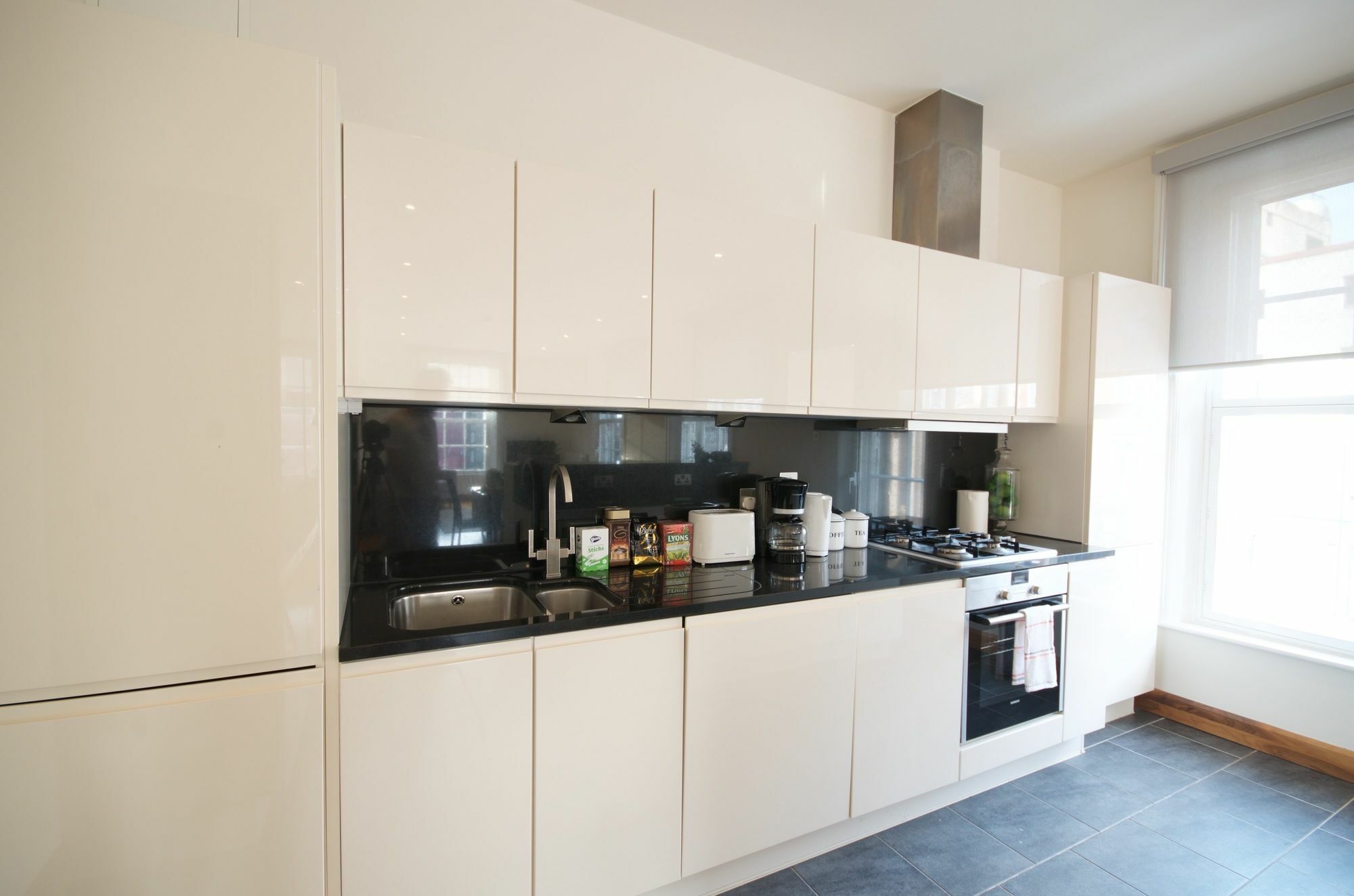 Fleet Street Apartment *