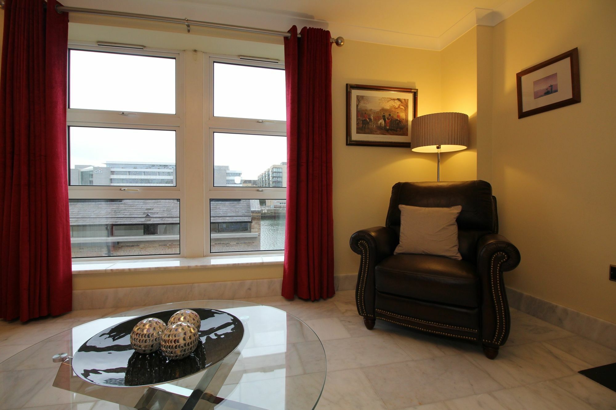 Luxury River View Apartment Dublin
