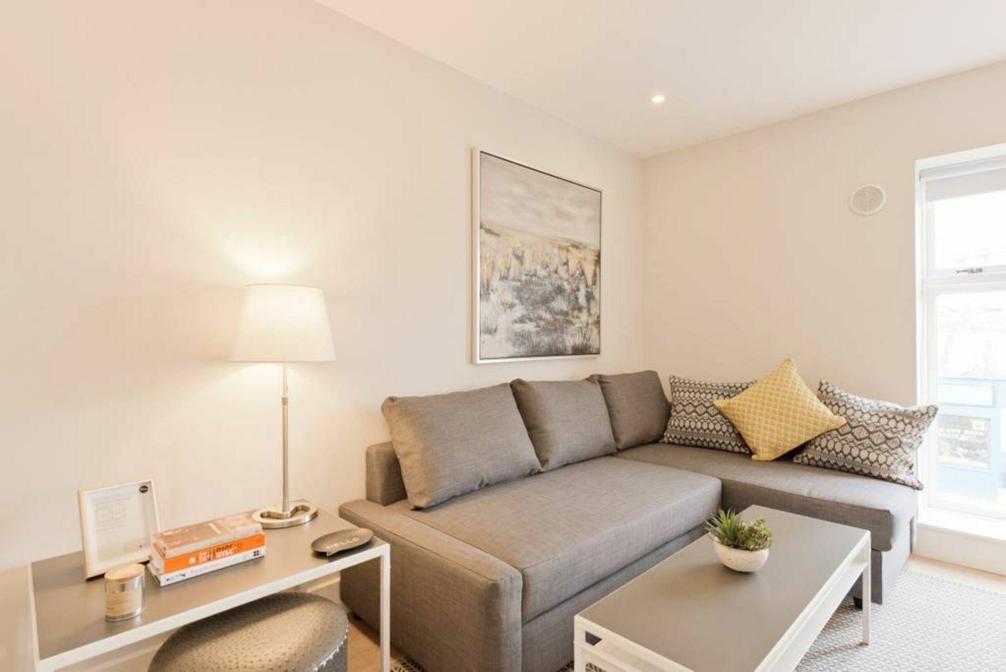 2 Bedroom In Centre Sleeps 6 Apartment *