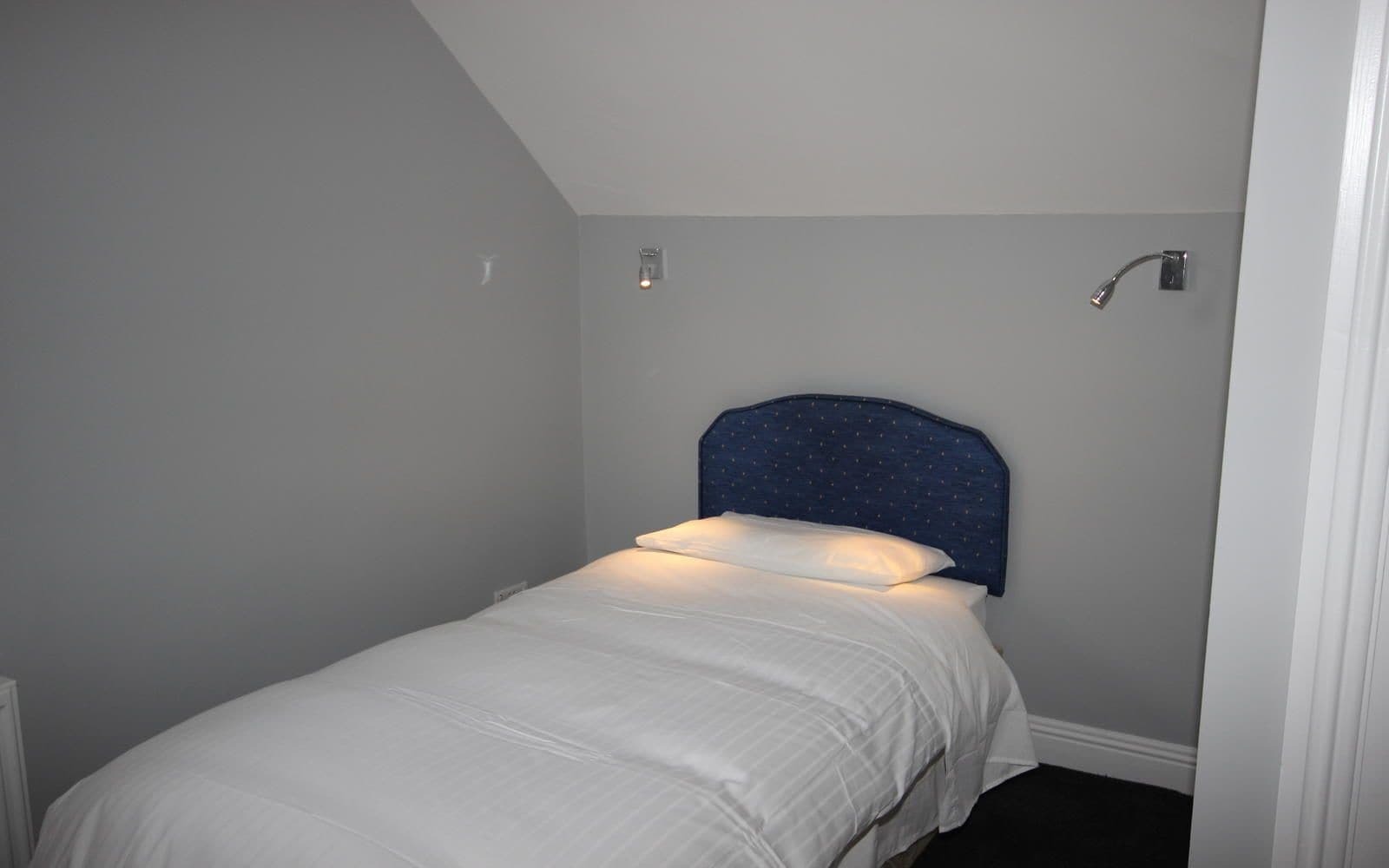 Aona Townhouse Guest house