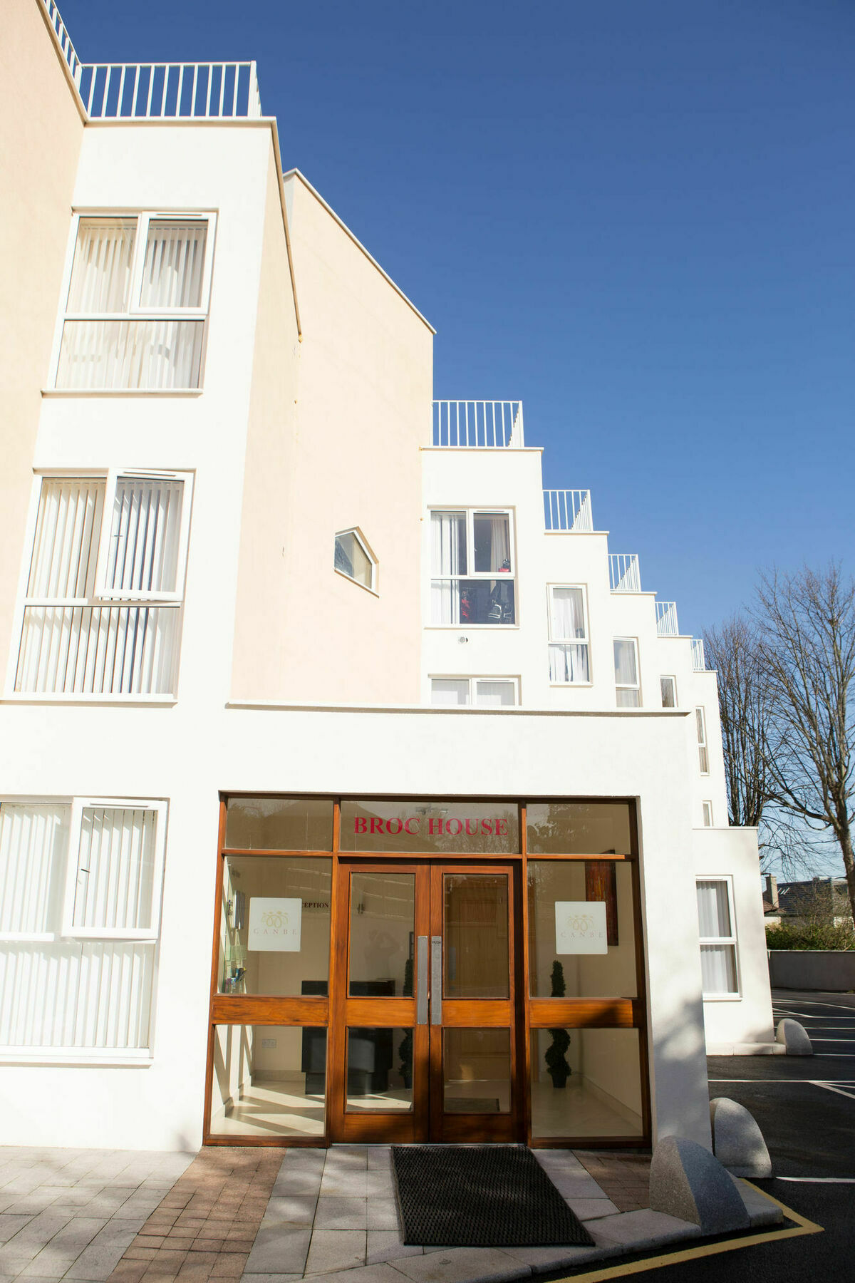 Broc House Aparthotel