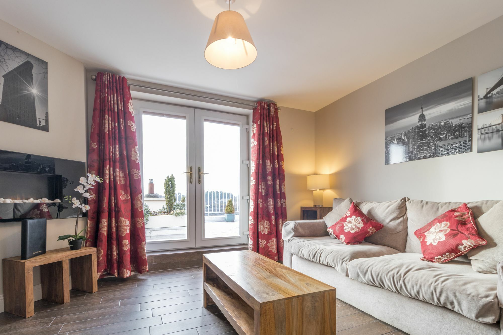 Aparthotel Broc House