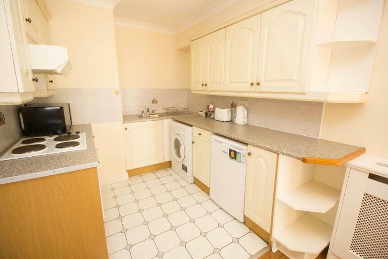 Drury Court 3*