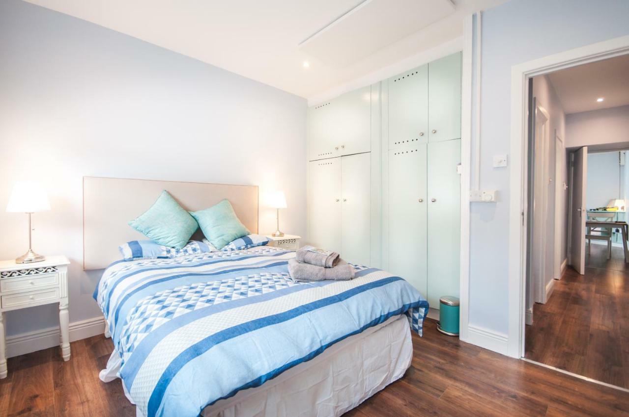 Apartment D-6 *