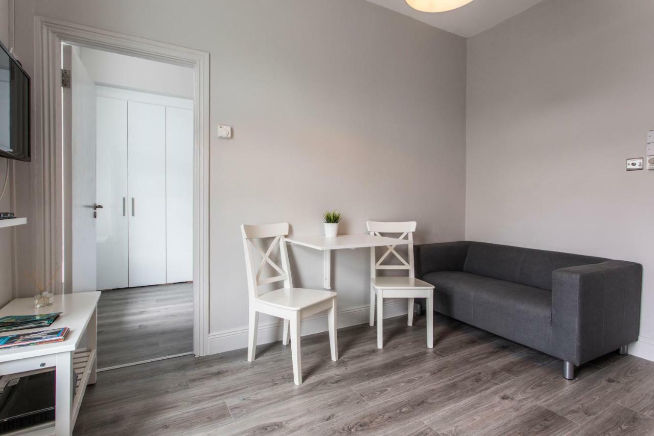 Apartment D-6 *