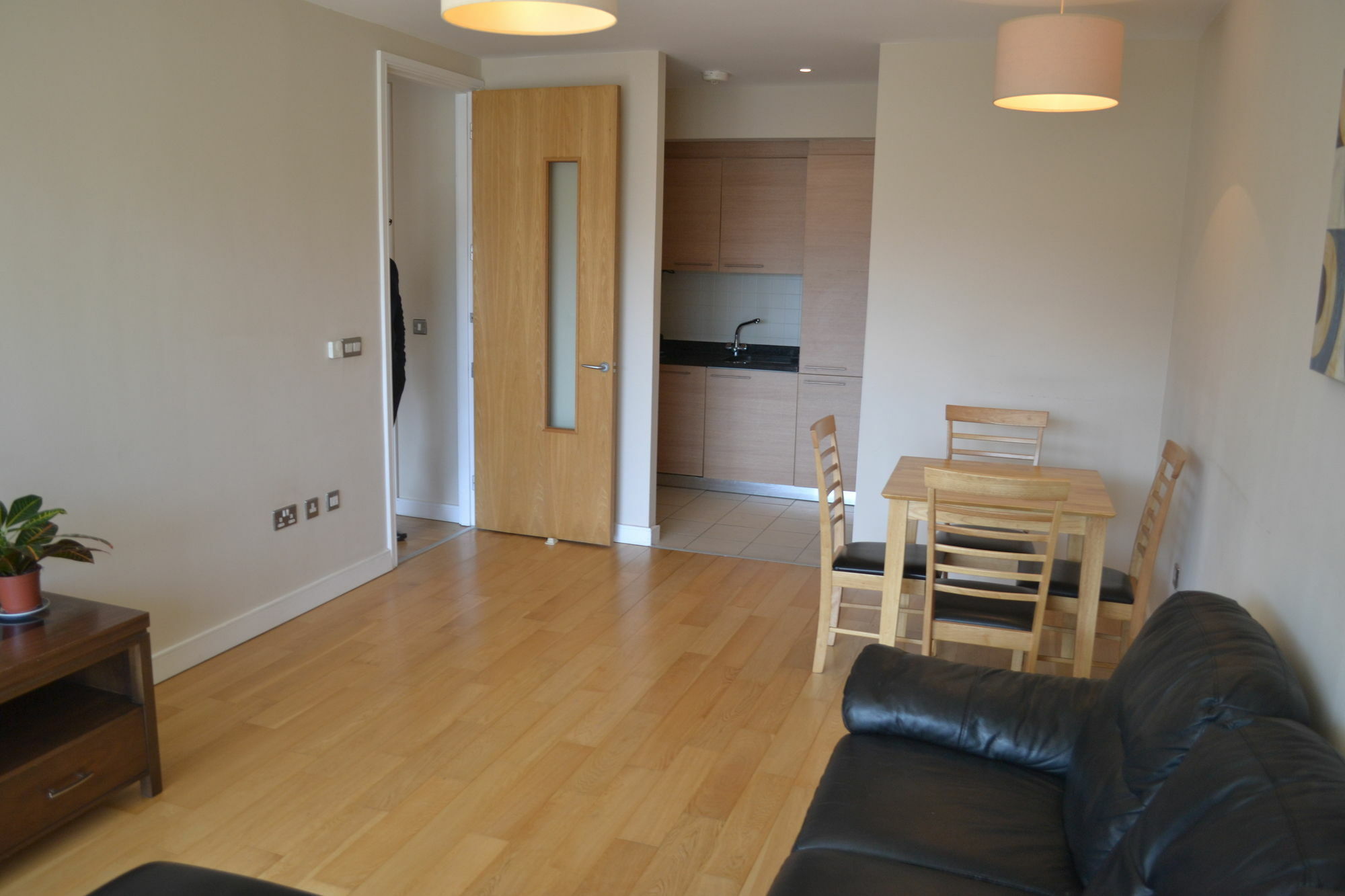Hanover Dock Apartment