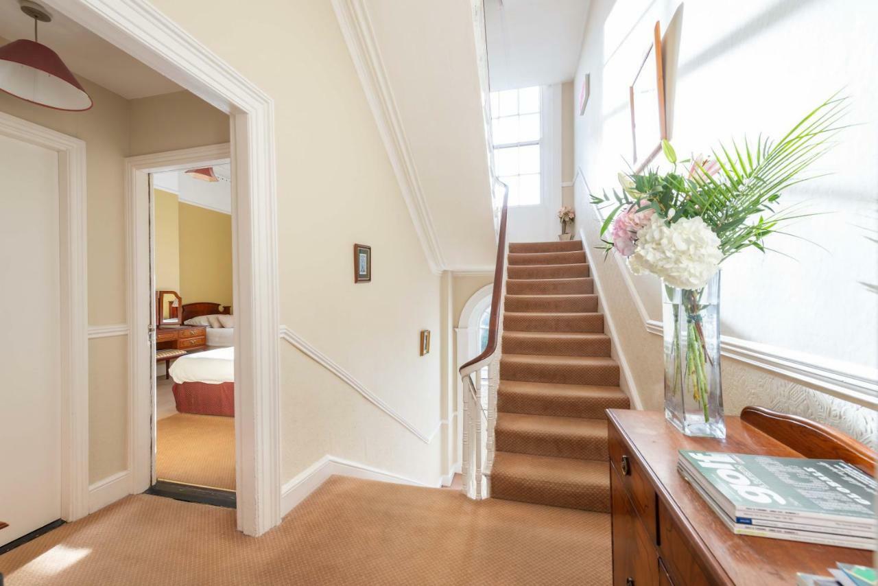 Guest house Abbeyleigh House *