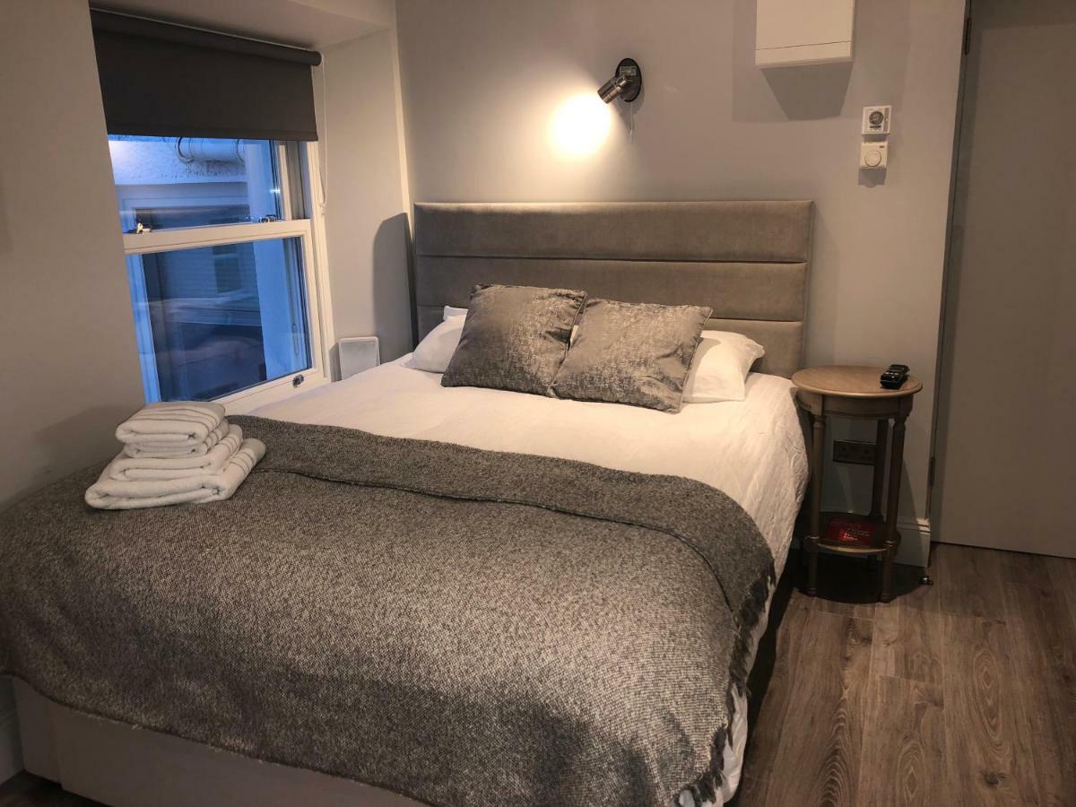D-6 Apartment