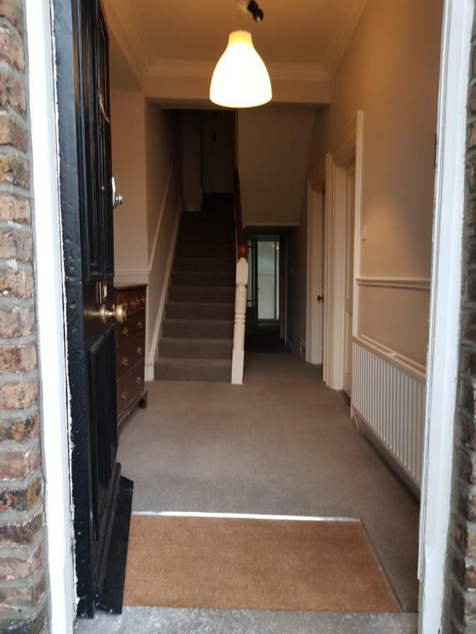 Sallymount Avenue House