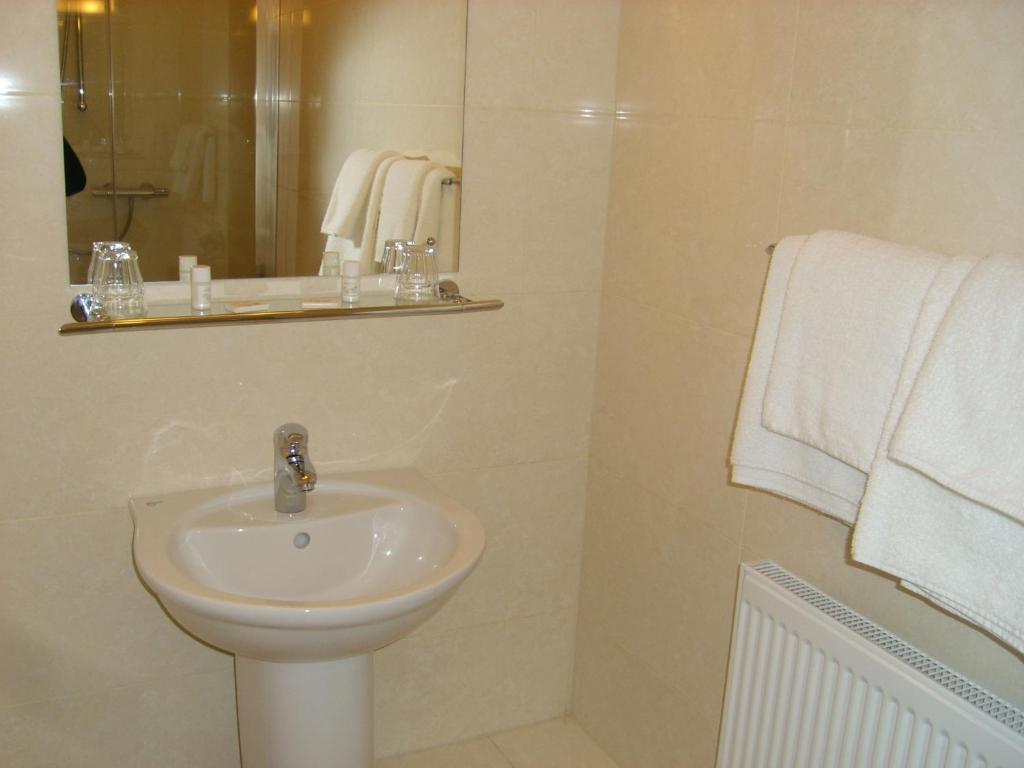 Phoenix Park Hotel 3*